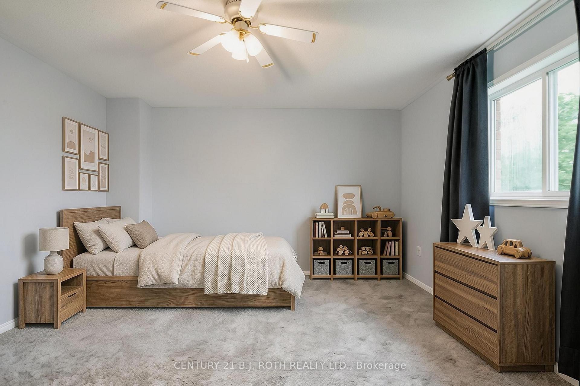 Photo 18 of 17 Crompton Drive, Barrie, Little Lake — HOMEH