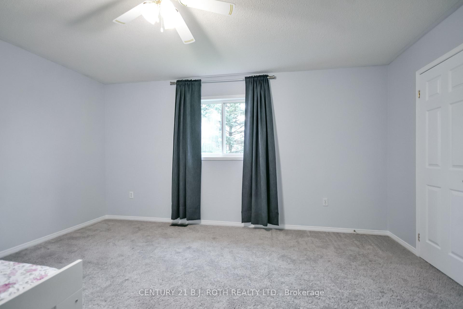 Photo 19 of 17 Crompton Drive, Barrie, Little Lake — HOMEH
