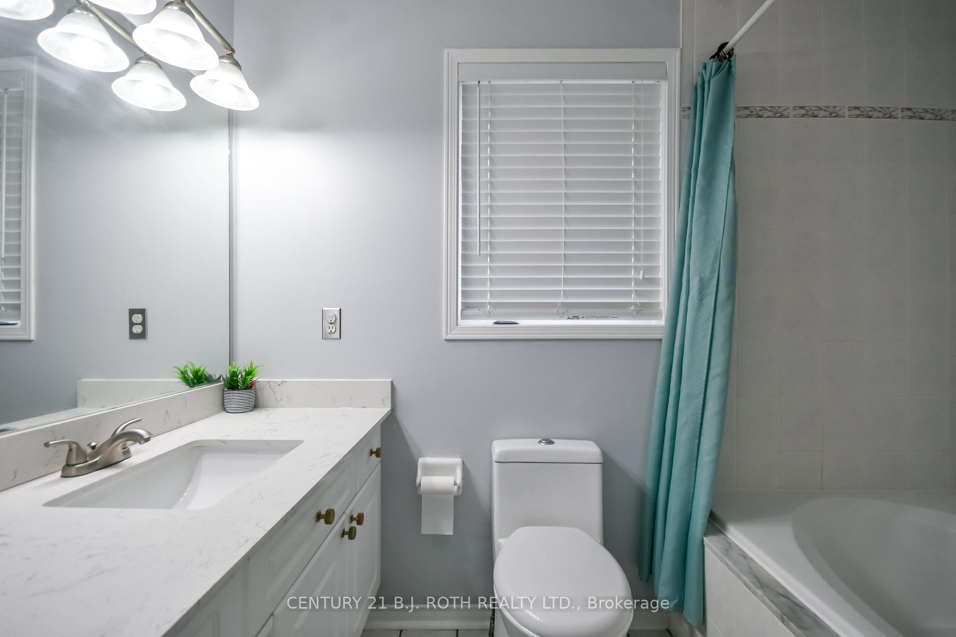 Photo 25 of 17 Crompton Drive, Barrie, Little Lake — HOMEH