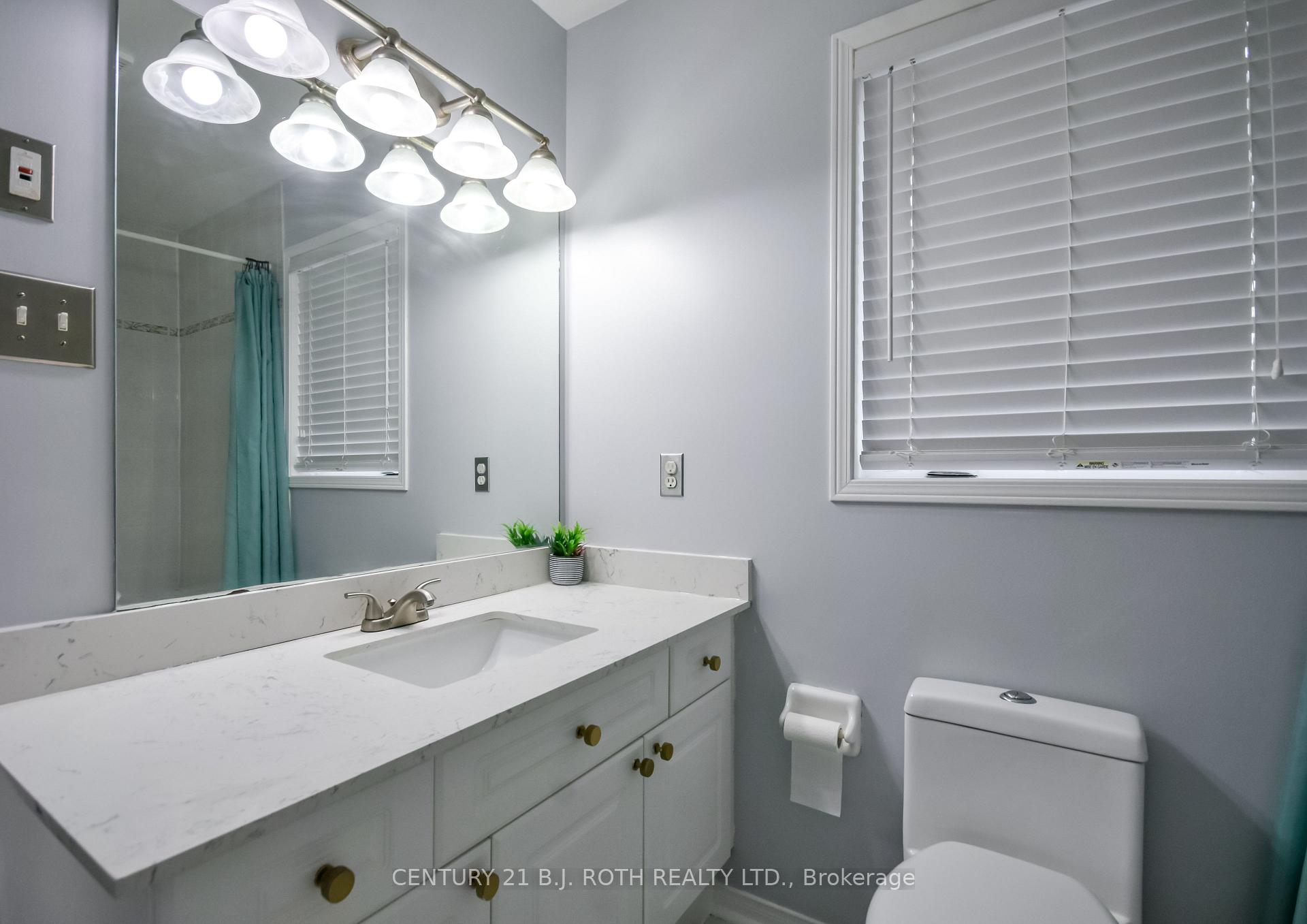 Photo 26 of 17 Crompton Drive, Barrie, Little Lake — HOMEH