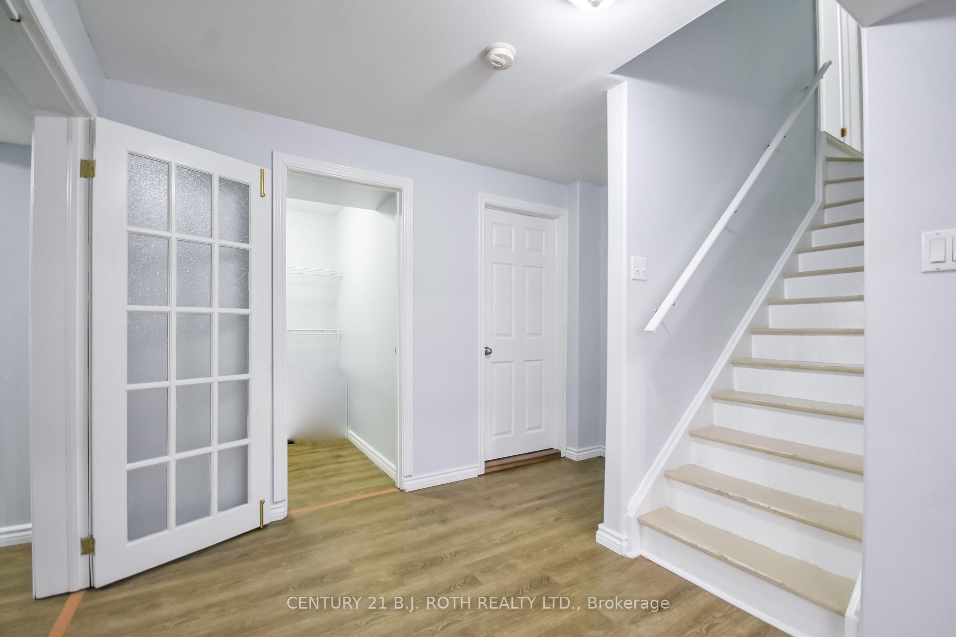 Photo 28 of 17 Crompton Drive, Barrie, Little Lake — HOMEH