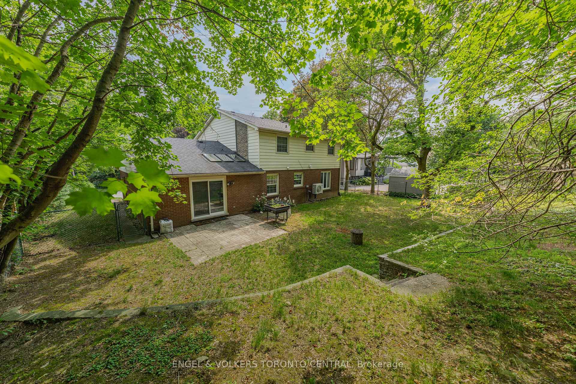 Photo of 256 Shakespeare Drive
