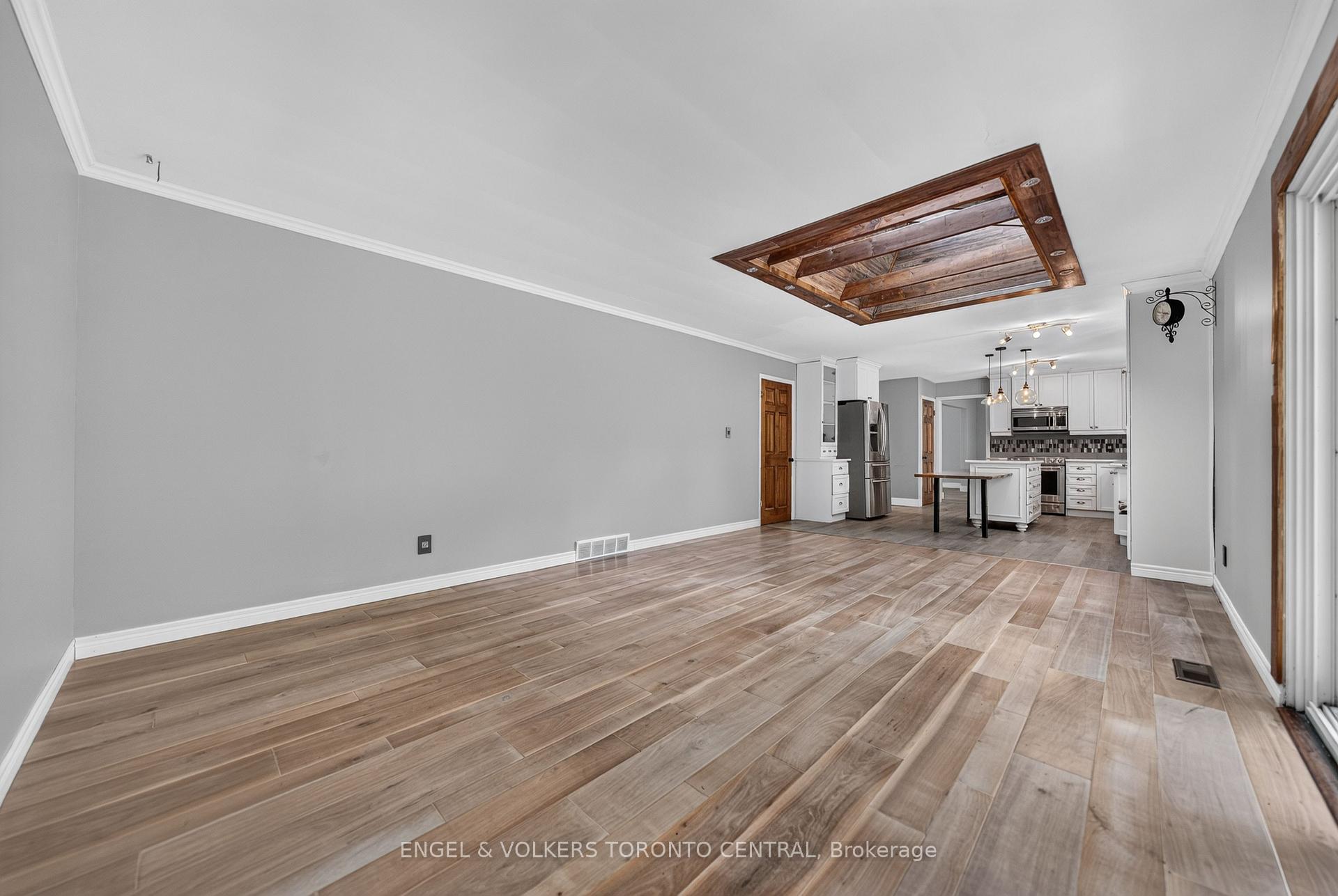 Photo 17 of 256 Shakespeare Drive, Waterloo, Beechwood — HOMEH