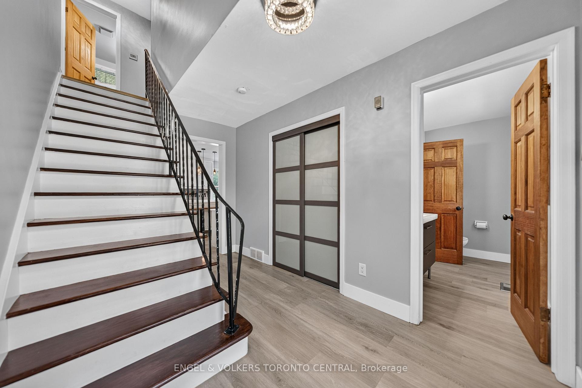 Photo 22 of 256 Shakespeare Drive, Waterloo, Beechwood — HOMEH