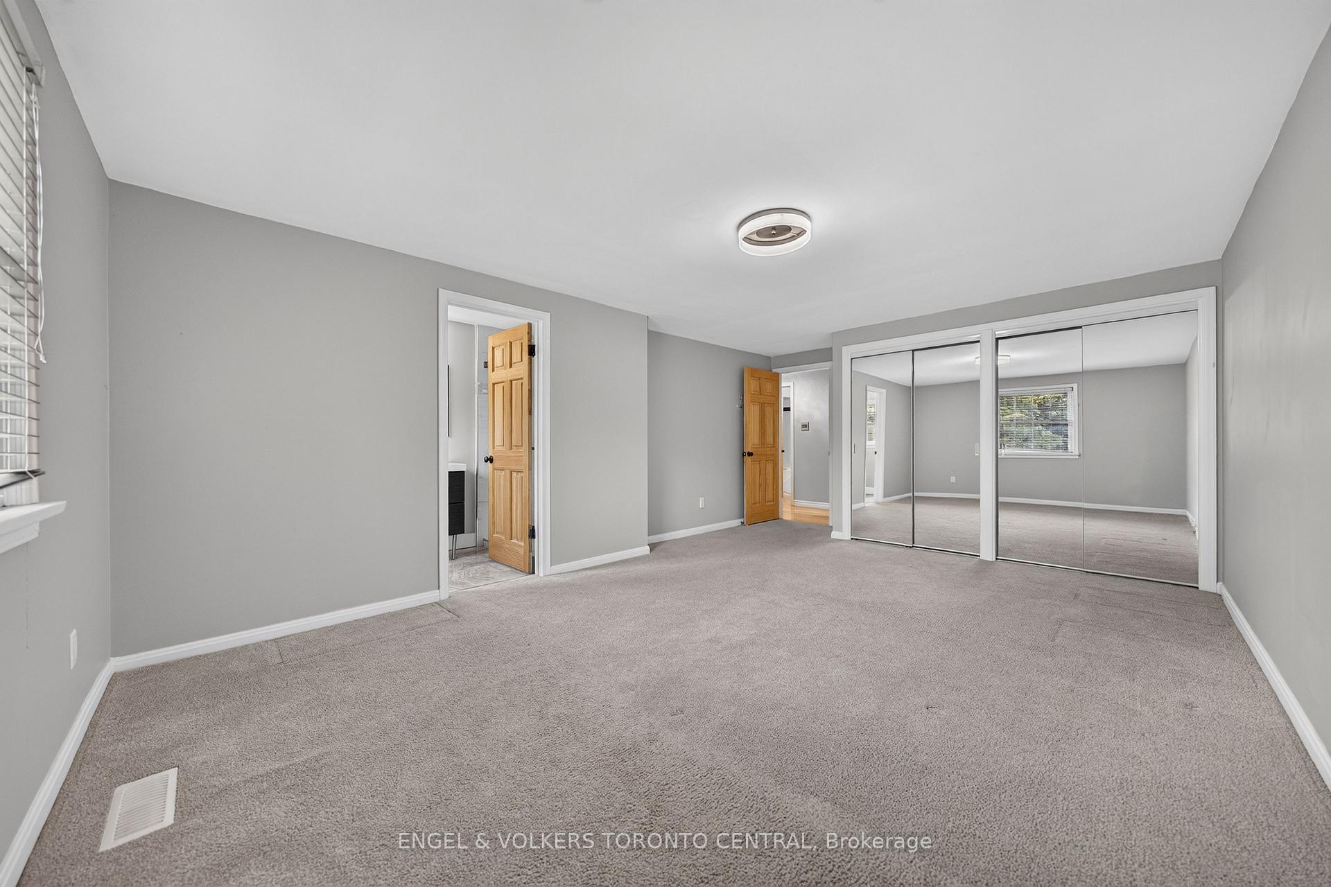 Photo 24 of 256 Shakespeare Drive, Waterloo, Beechwood — HOMEH
