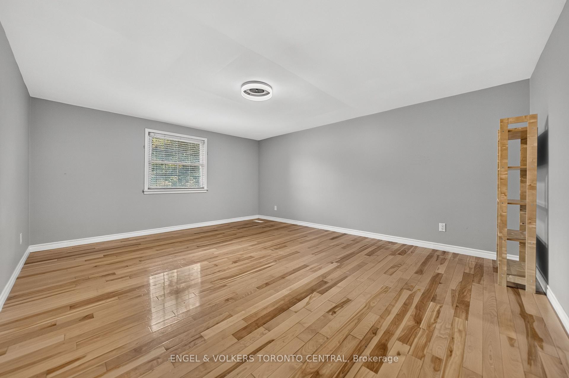 Photo 30 of 256 Shakespeare Drive, Waterloo, Beechwood — HOMEH