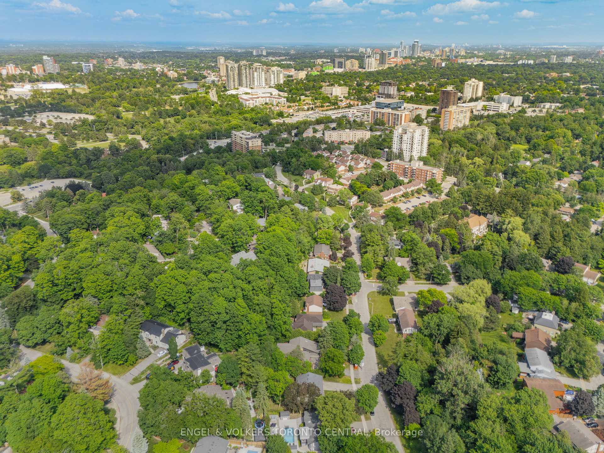 Photo 43 of 256 Shakespeare Drive, Waterloo, Beechwood — HOMEH