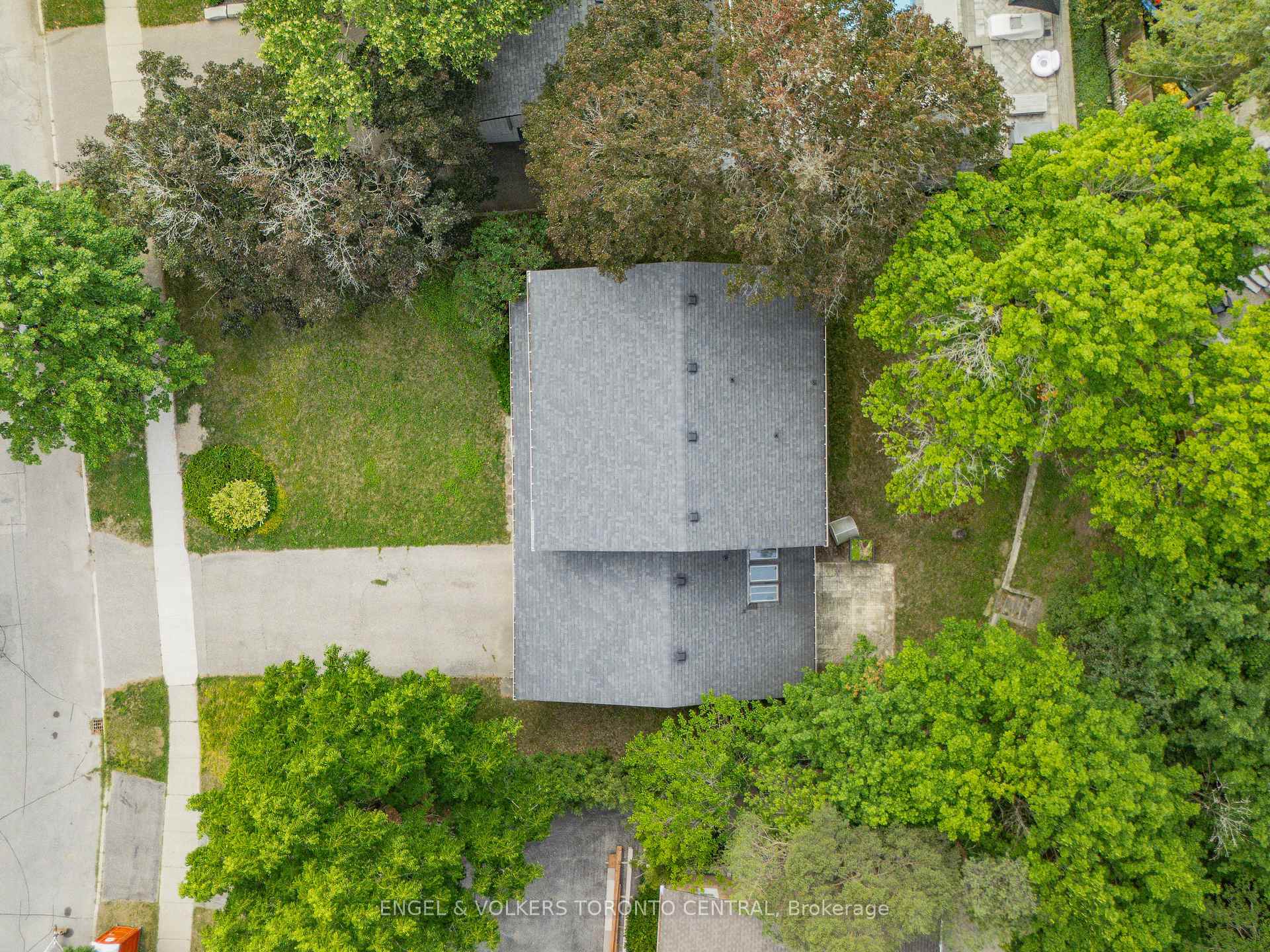 Photo 47 of 256 Shakespeare Drive, Waterloo, Beechwood — HOMEH