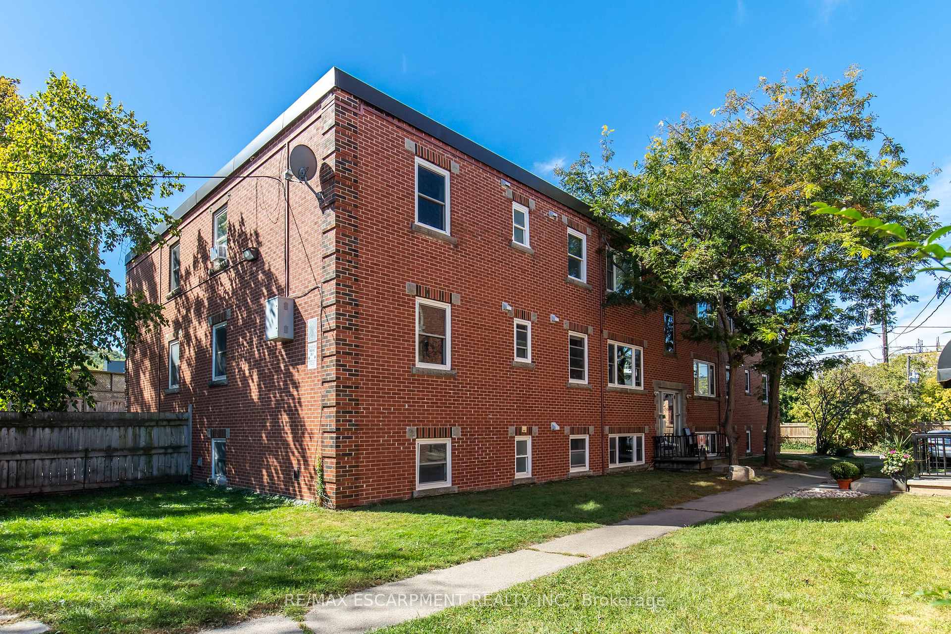 Photo 1 of Unit 1, 3 Applewood Avenue, Hamilton, Stoney Creek — HOMEH