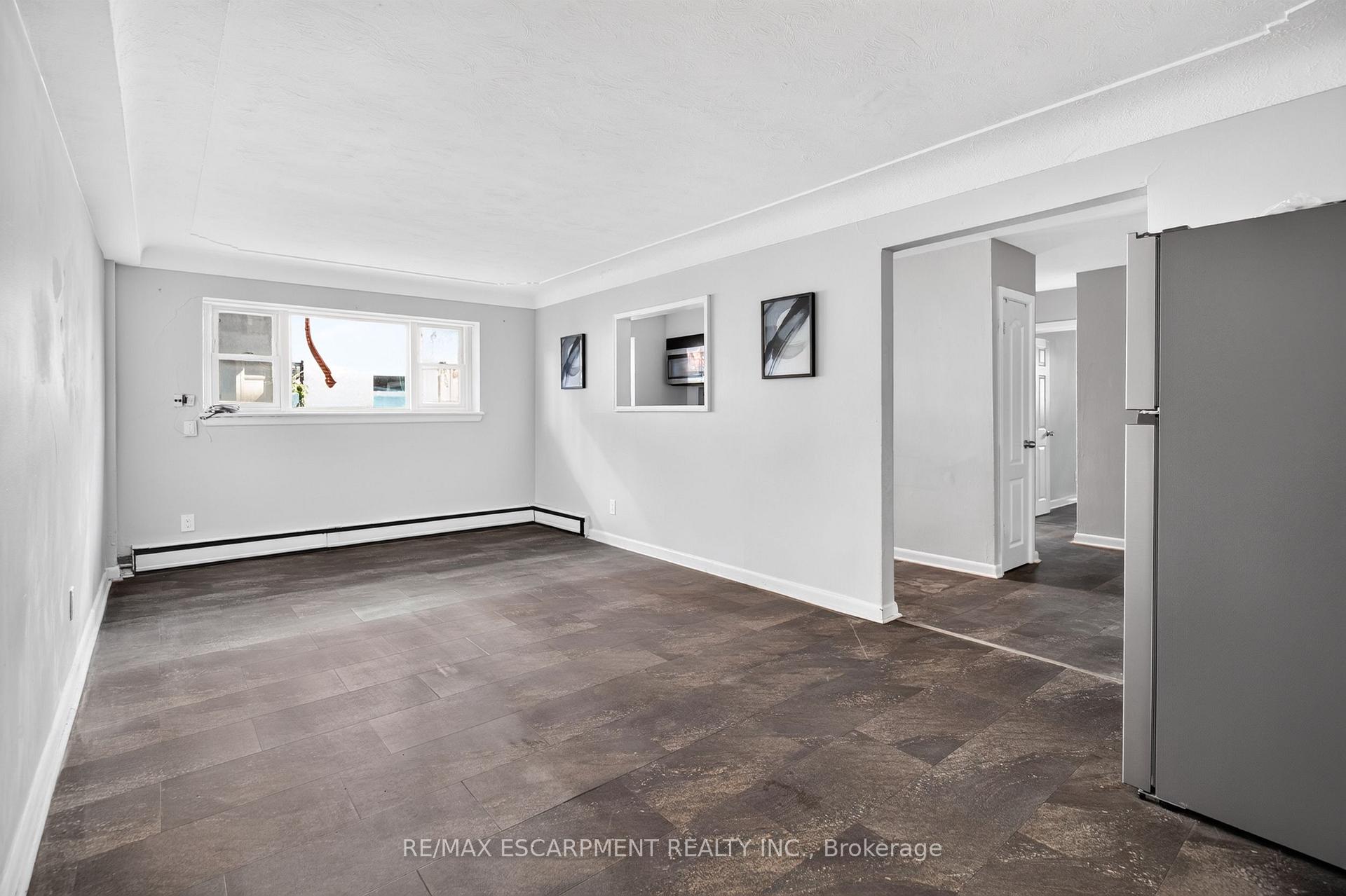 Photo 7 of Unit 1, 3 Applewood Avenue, Hamilton, Stoney Creek — HOMEH