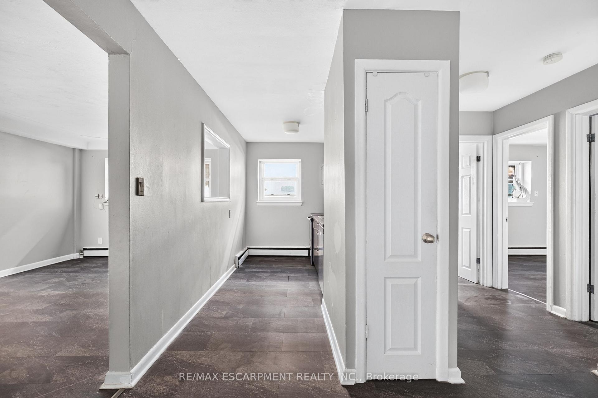 Photo 8 of Unit 1, 3 Applewood Avenue, Hamilton, Stoney Creek — HOMEH
