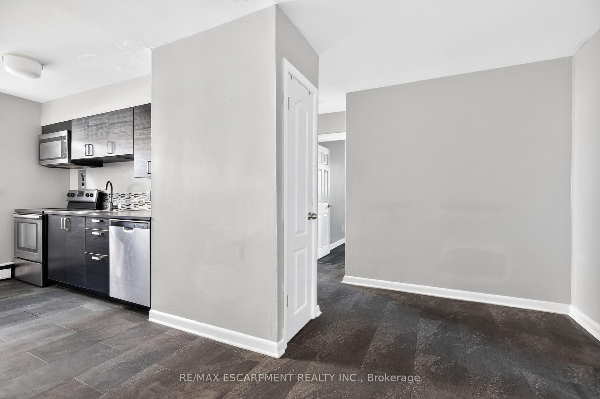 Photo 11 of Unit 1, 3 Applewood Avenue, Hamilton, Stoney Creek — HOMEH