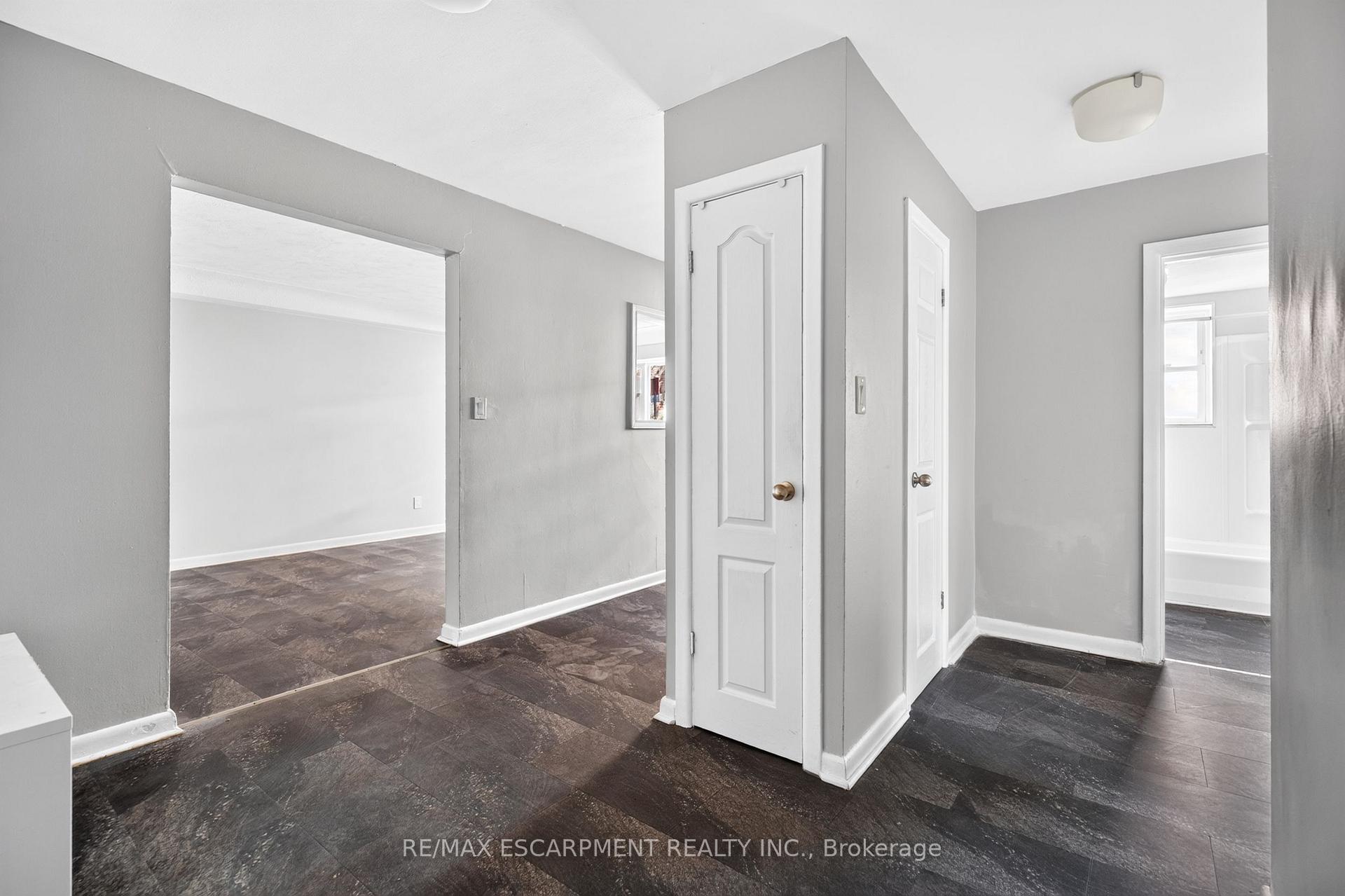 Photo 12 of Unit 1, 3 Applewood Avenue, Hamilton, Stoney Creek — HOMEH