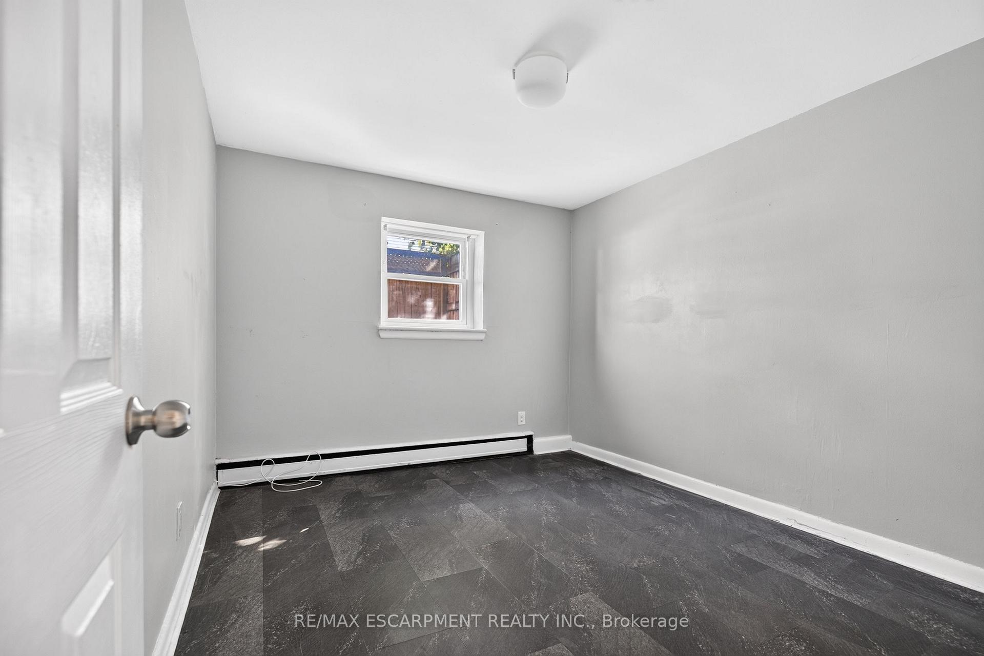 Photo 14 of Unit 1, 3 Applewood Avenue, Hamilton, Stoney Creek — HOMEH