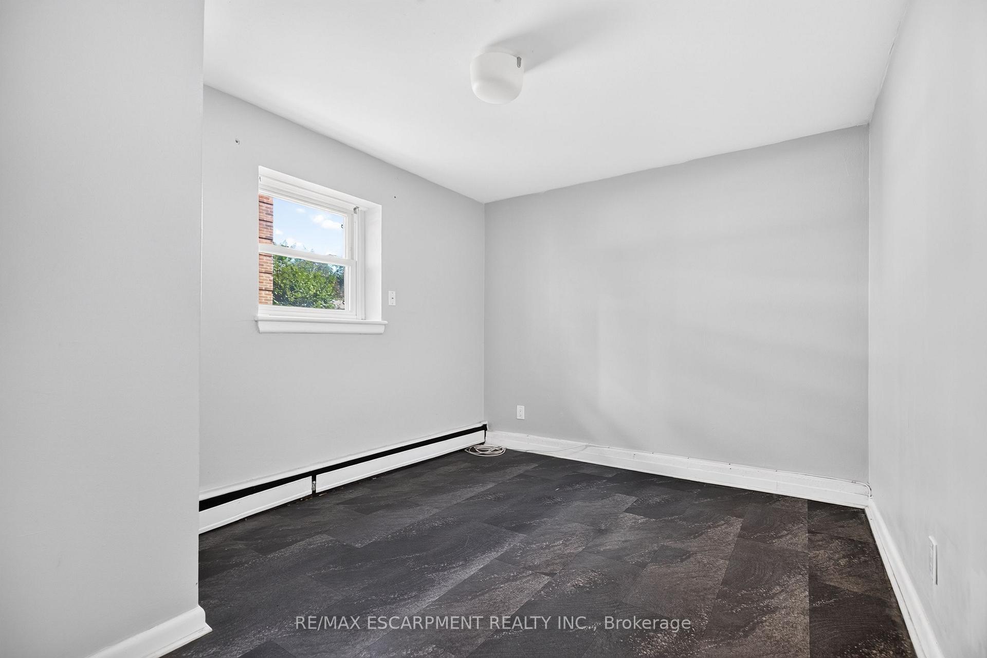 Photo 19 of Unit 1, 3 Applewood Avenue, Hamilton, Stoney Creek — HOMEH