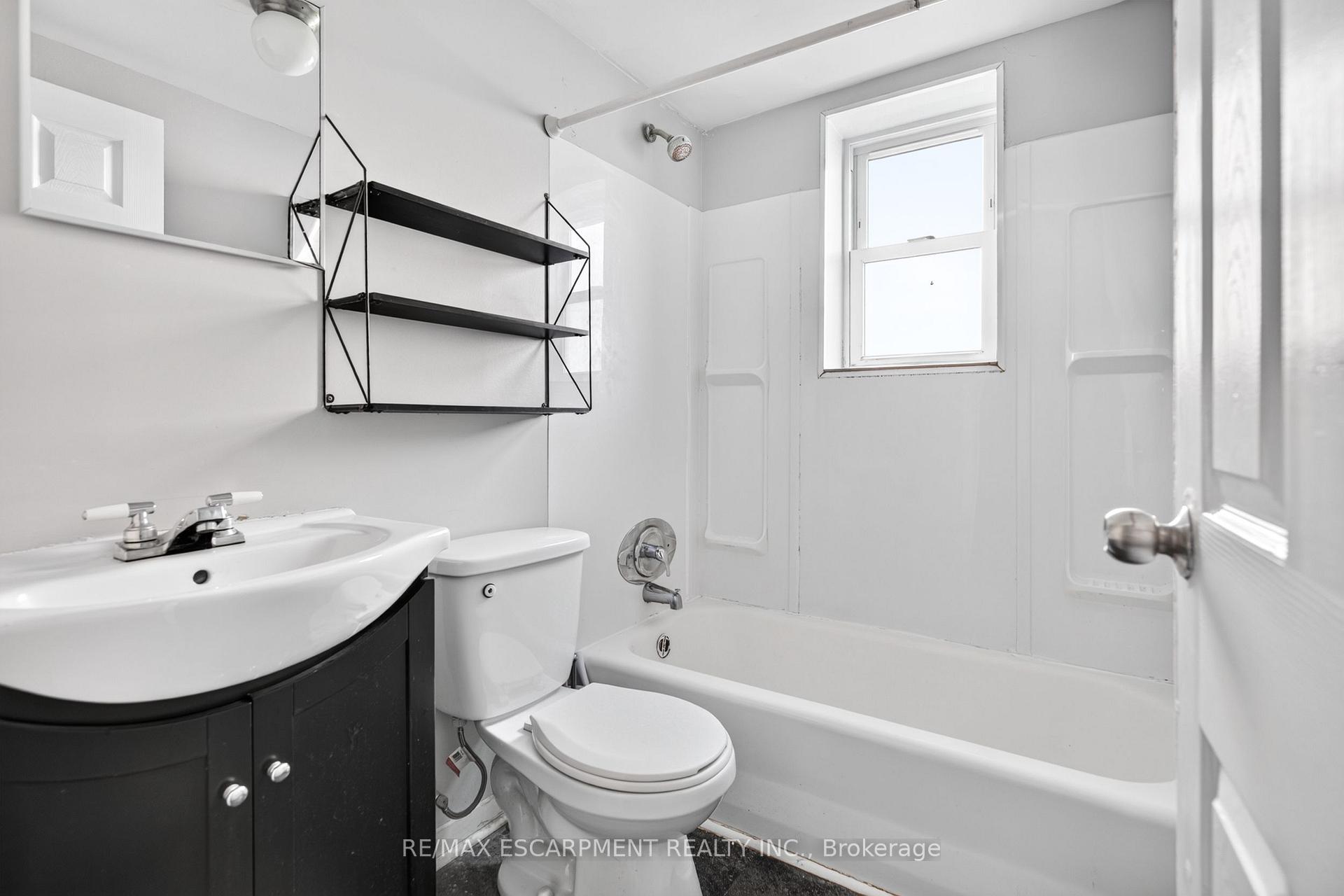 Photo 21 of Unit 1, 3 Applewood Avenue, Hamilton, Stoney Creek — HOMEH