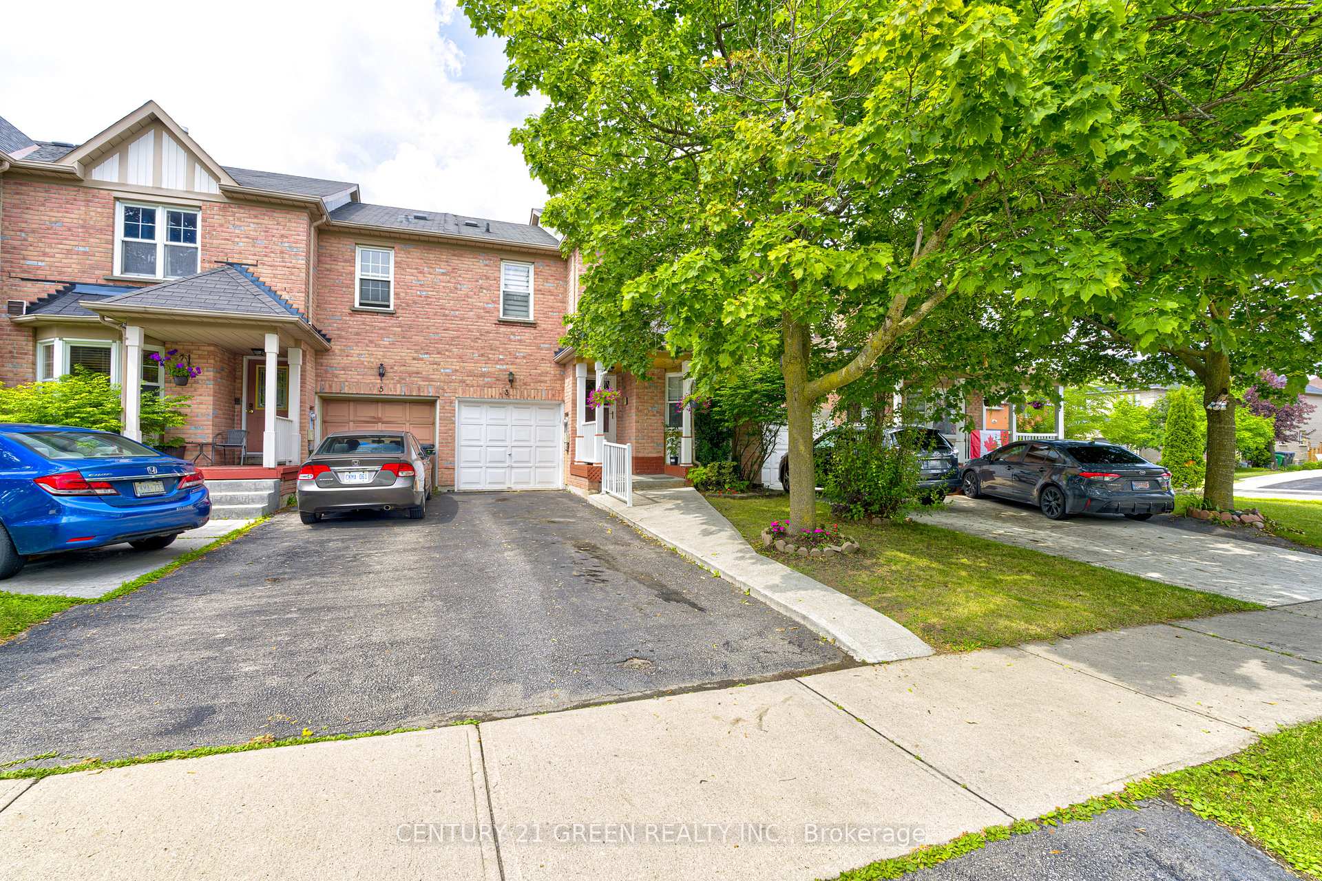 Photo 2 of 3 Desert Sand Drive, Brampton, Sandringham-Wellington — HOMEH