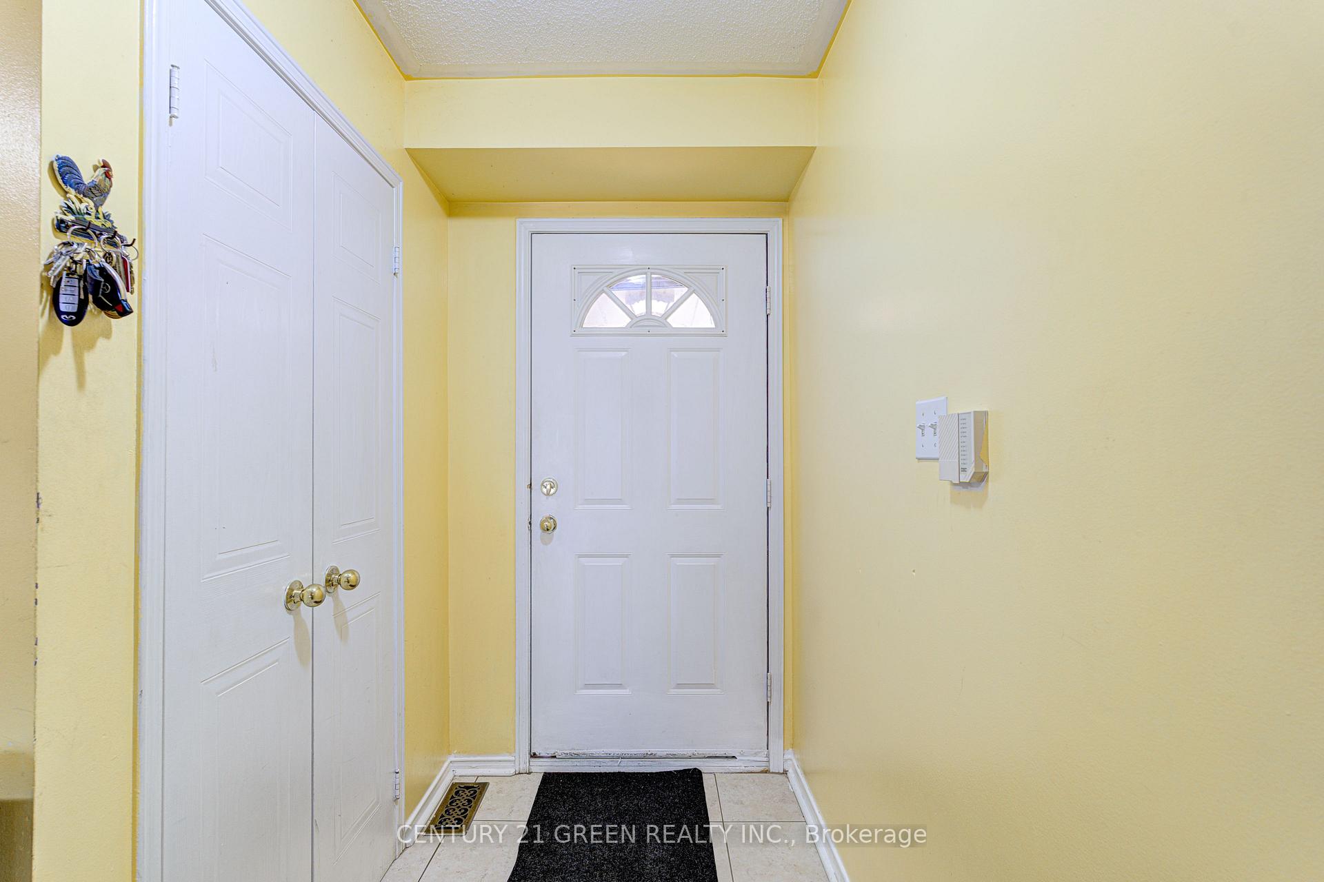 Photo 8 of 3 Desert Sand Drive, Brampton, Sandringham-Wellington — HOMEH