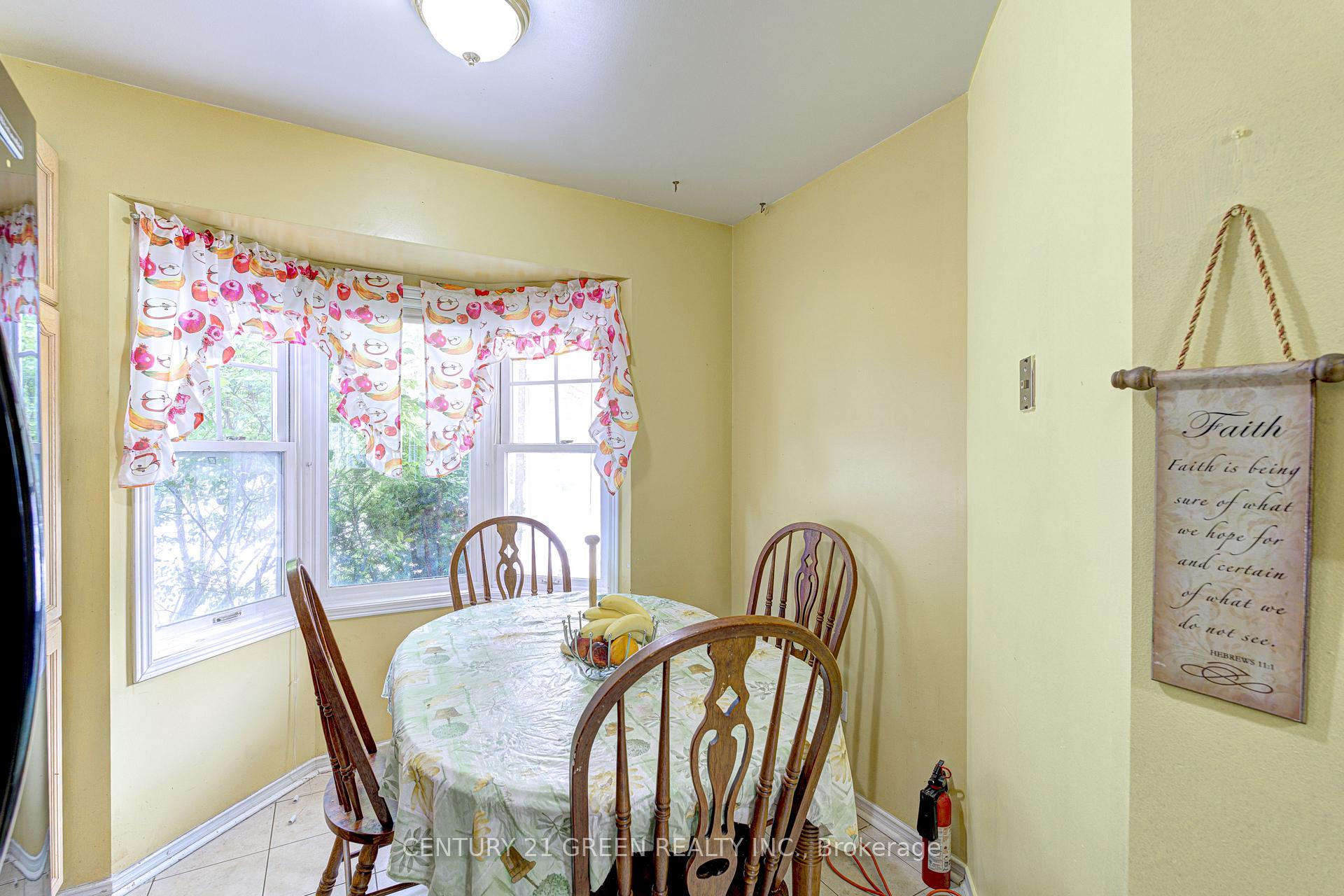 Photo 11 of 3 Desert Sand Drive, Brampton, Sandringham-Wellington — HOMEH