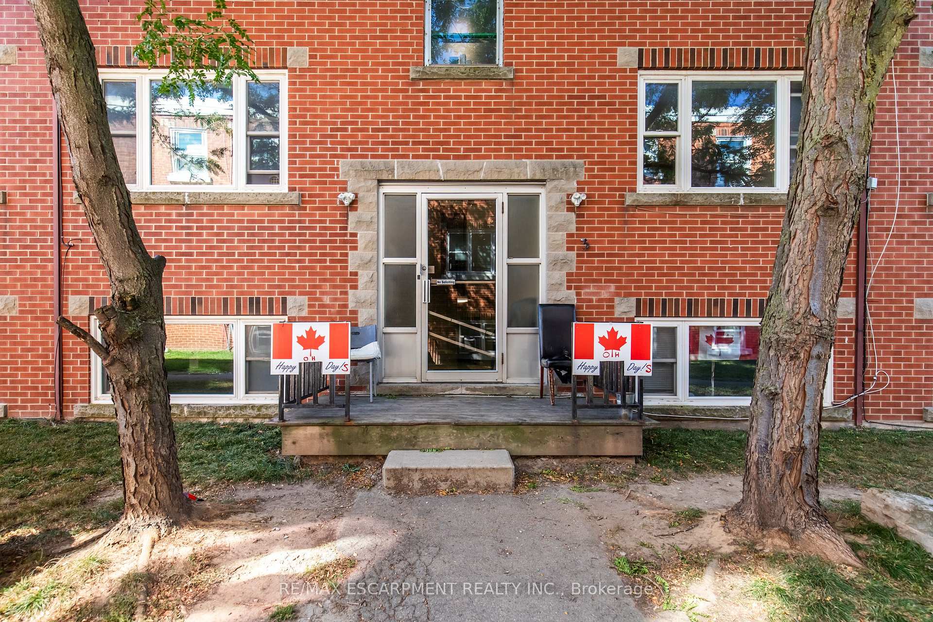 Photo 2 of Unit 3, 3 Applewood Avenue, Hamilton, Stoney Creek — HOMEH