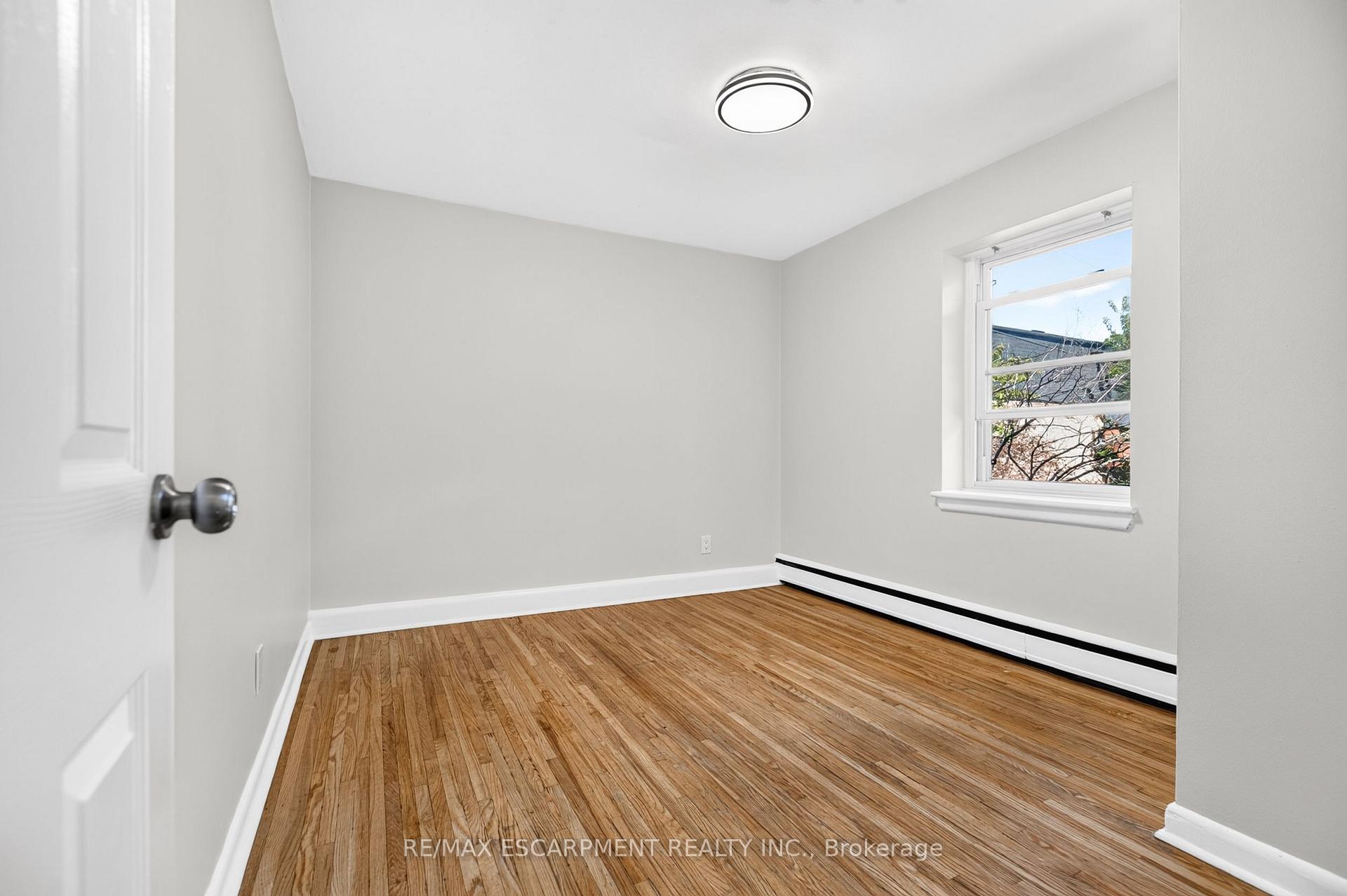 Photo 19 of Unit 3, 3 Applewood Avenue, Hamilton, Stoney Creek — HOMEH
