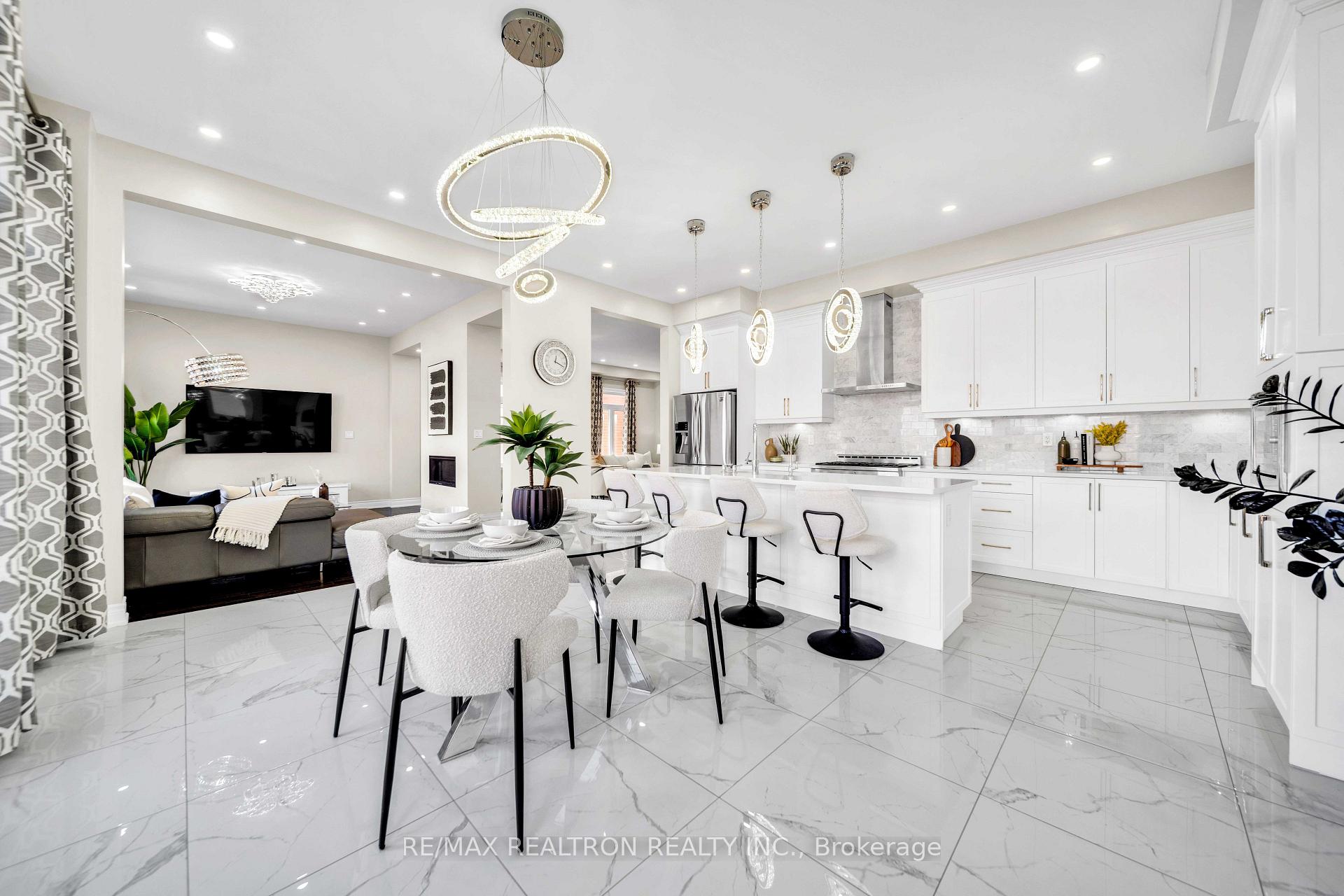 Photo 19 of 20 Tesla Crescent, East Gwillimbury, Holland Landing — HOMEH