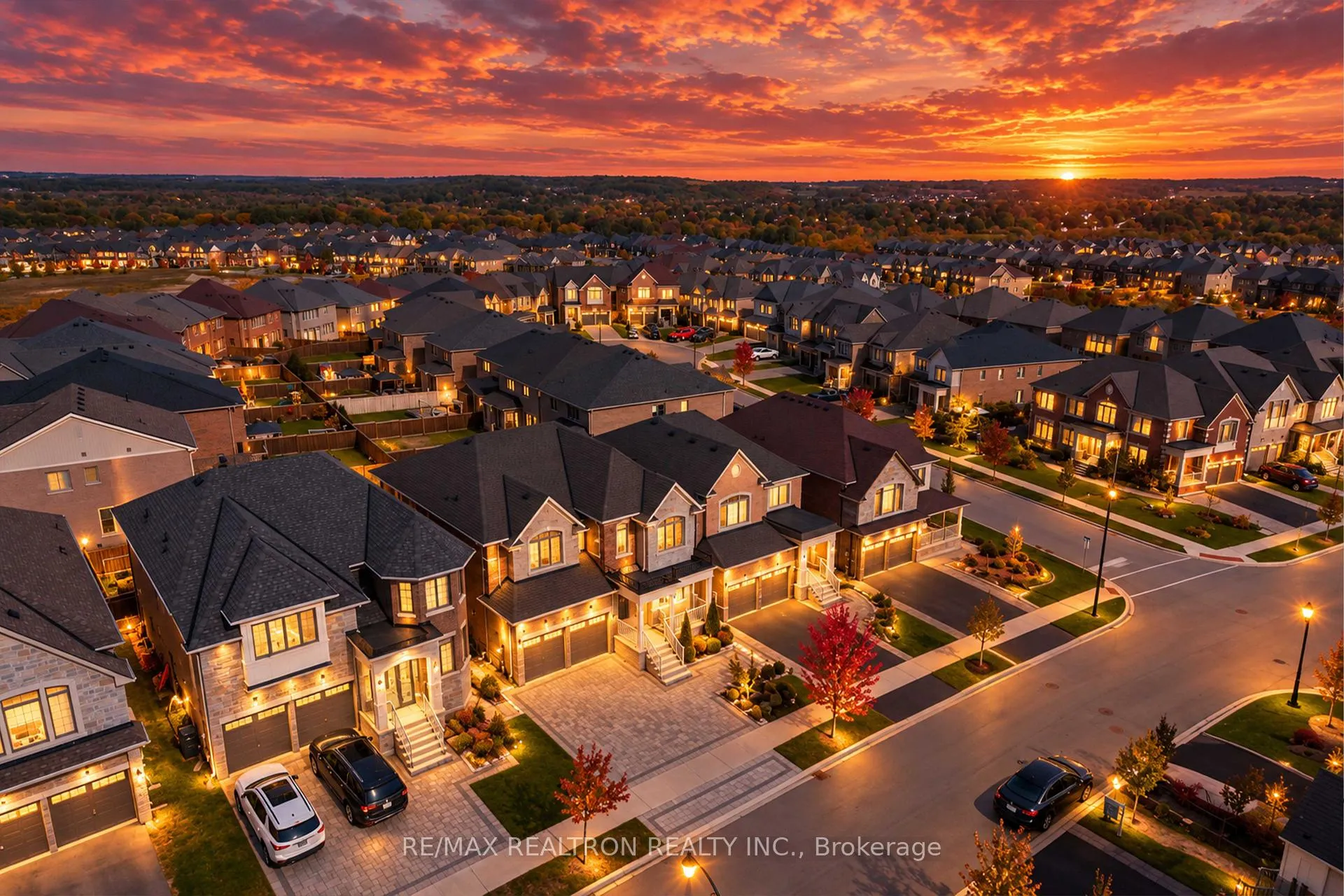 Photo 4 of 20 Tesla Crescent, East Gwillimbury, Holland Landing — HOMEH