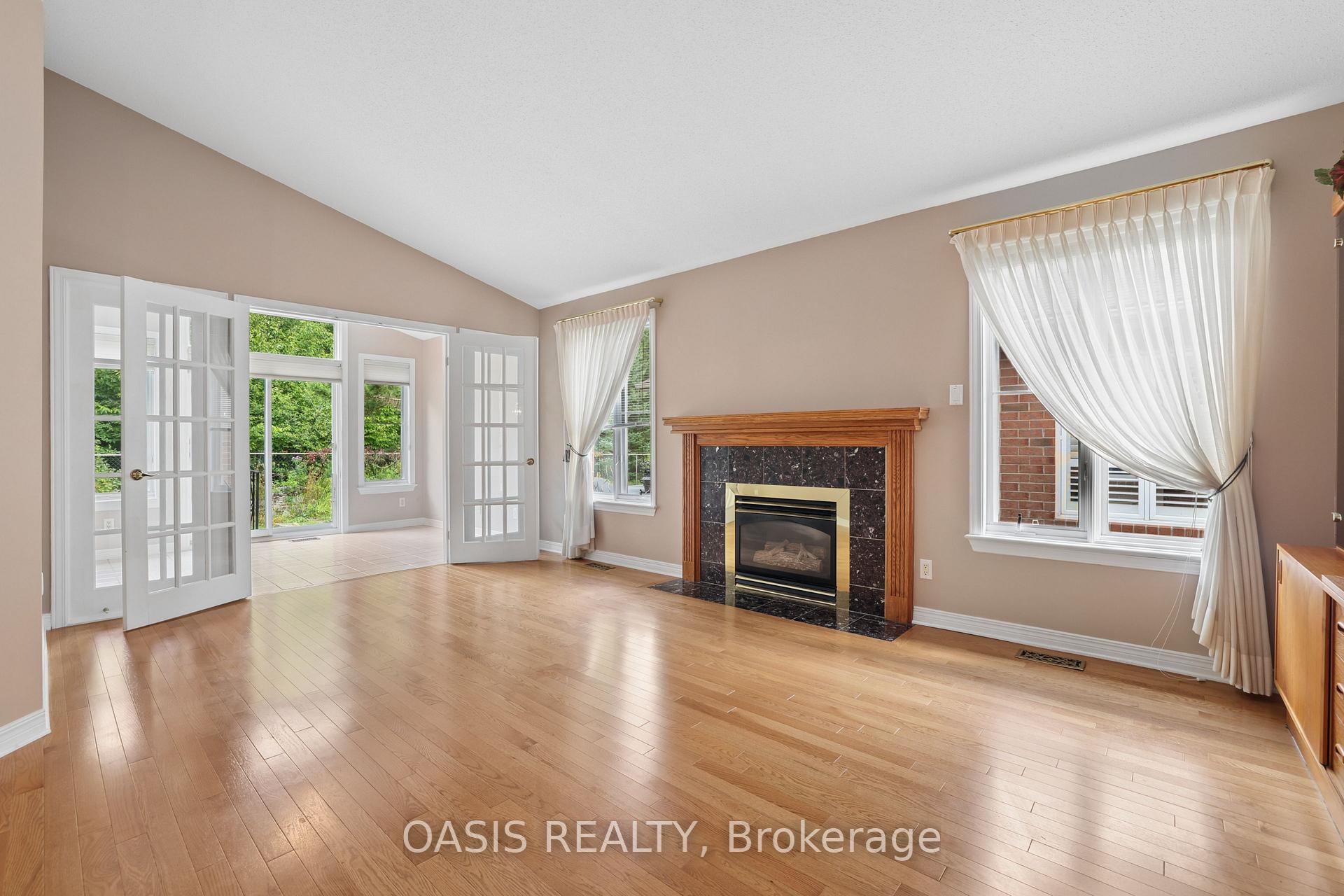 Photo 10 of 63 Bunting Lane, Ottawa, Kanata - Bridlewood — HOMEH