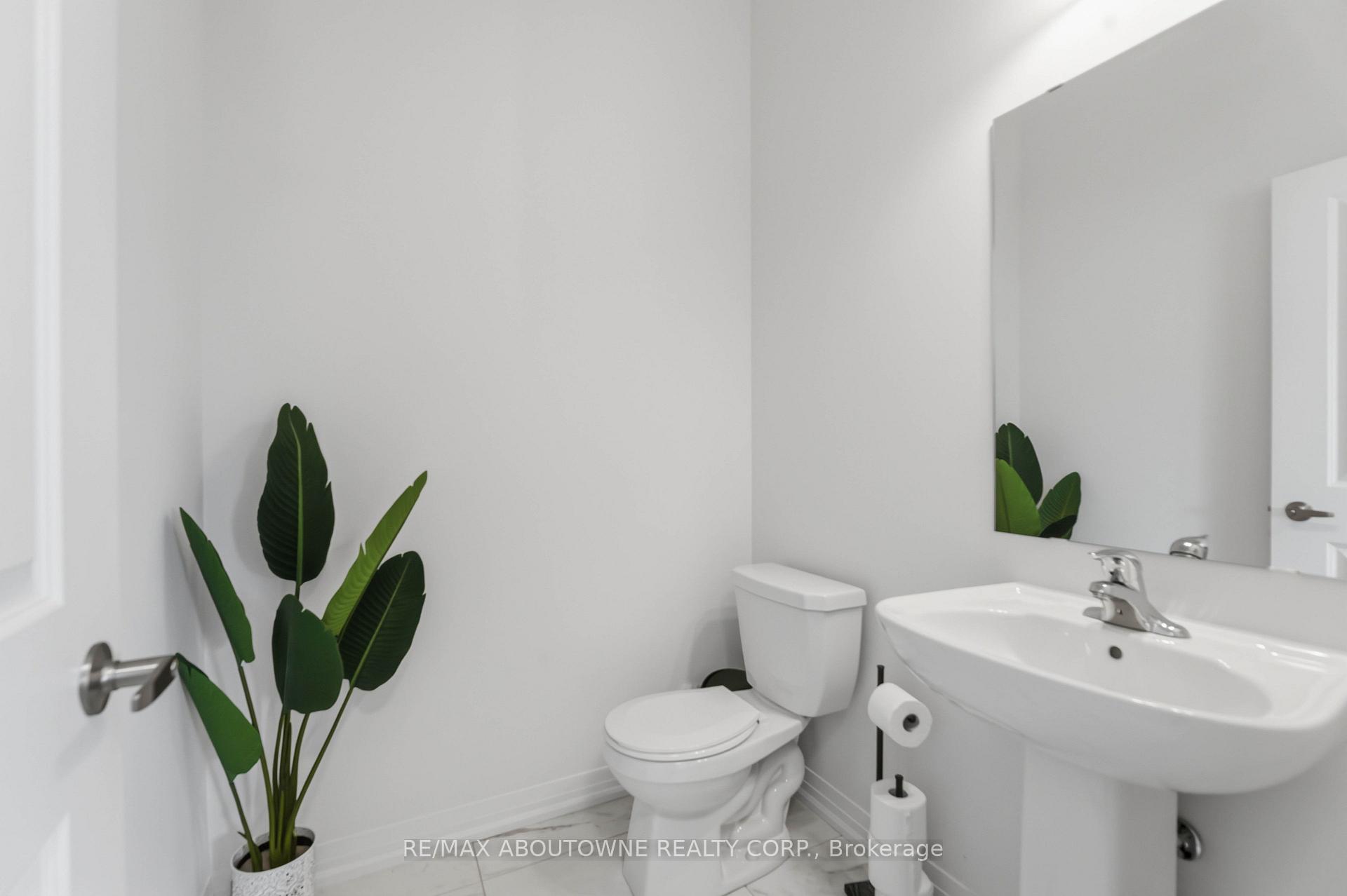 Photo 9 of 170 Spitfire Drive, Hamilton, Mount Hope — HOMEH