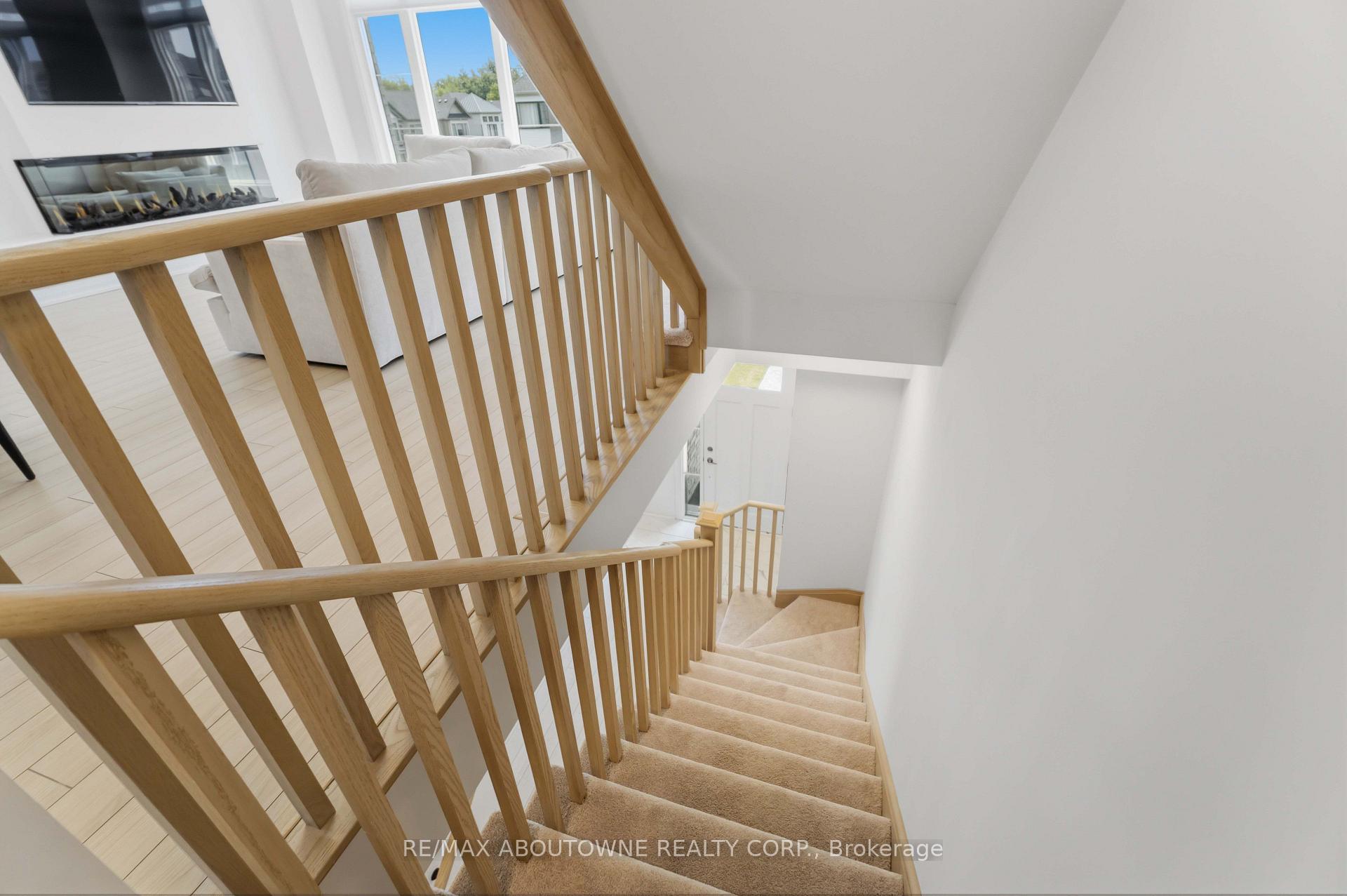 Photo 10 of 170 Spitfire Drive, Hamilton, Mount Hope — HOMEH