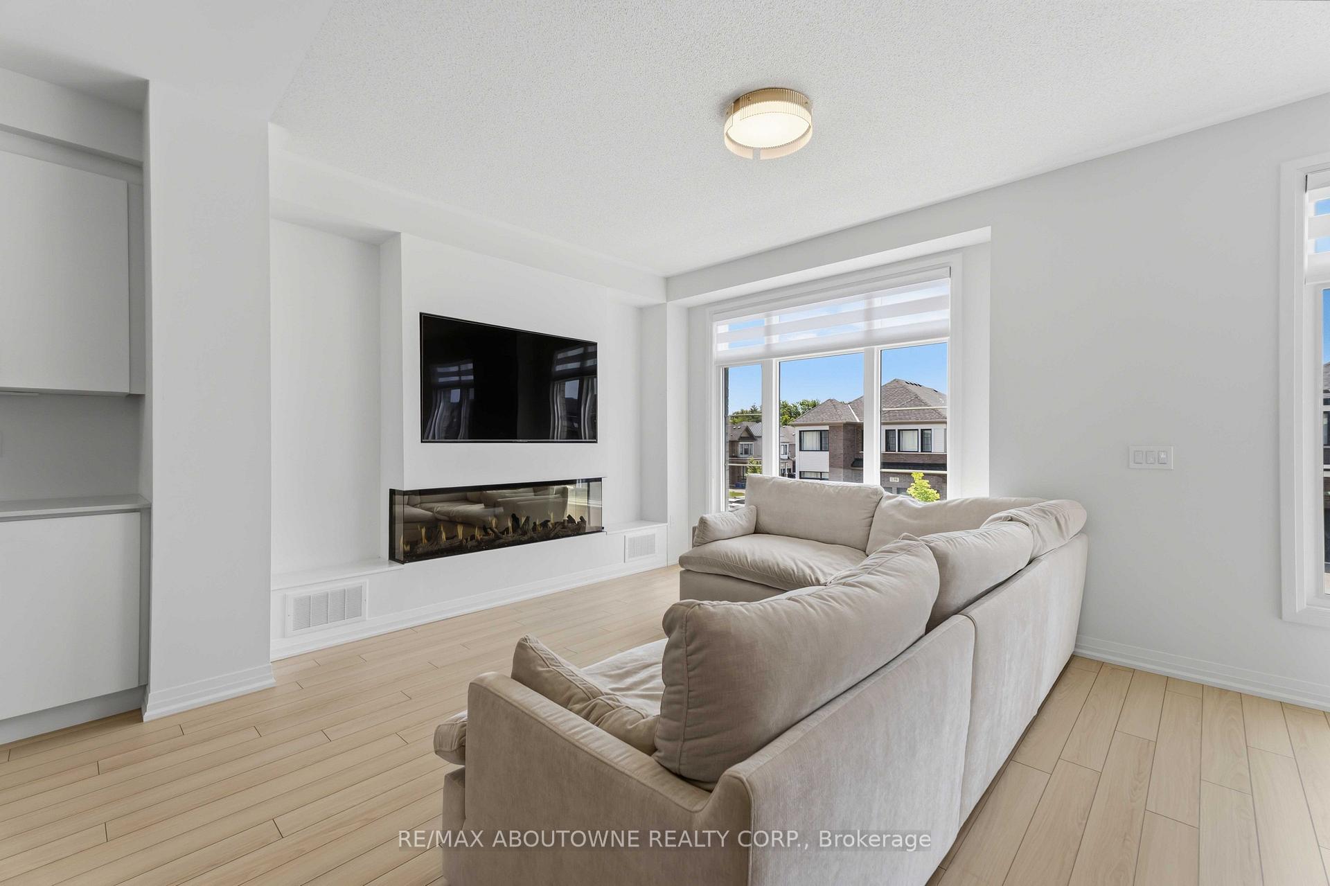 Photo 11 of 170 Spitfire Drive, Hamilton, Mount Hope — HOMEH