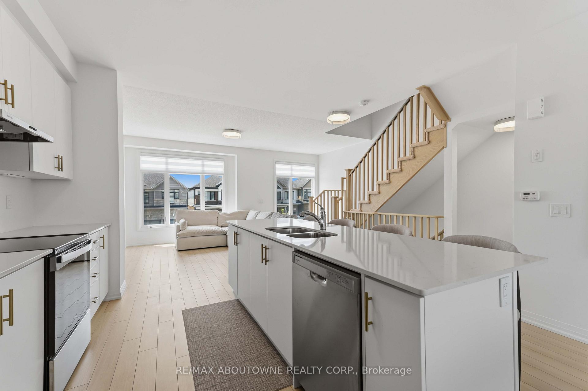 Photo 16 of 170 Spitfire Drive, Hamilton, Mount Hope — HOMEH