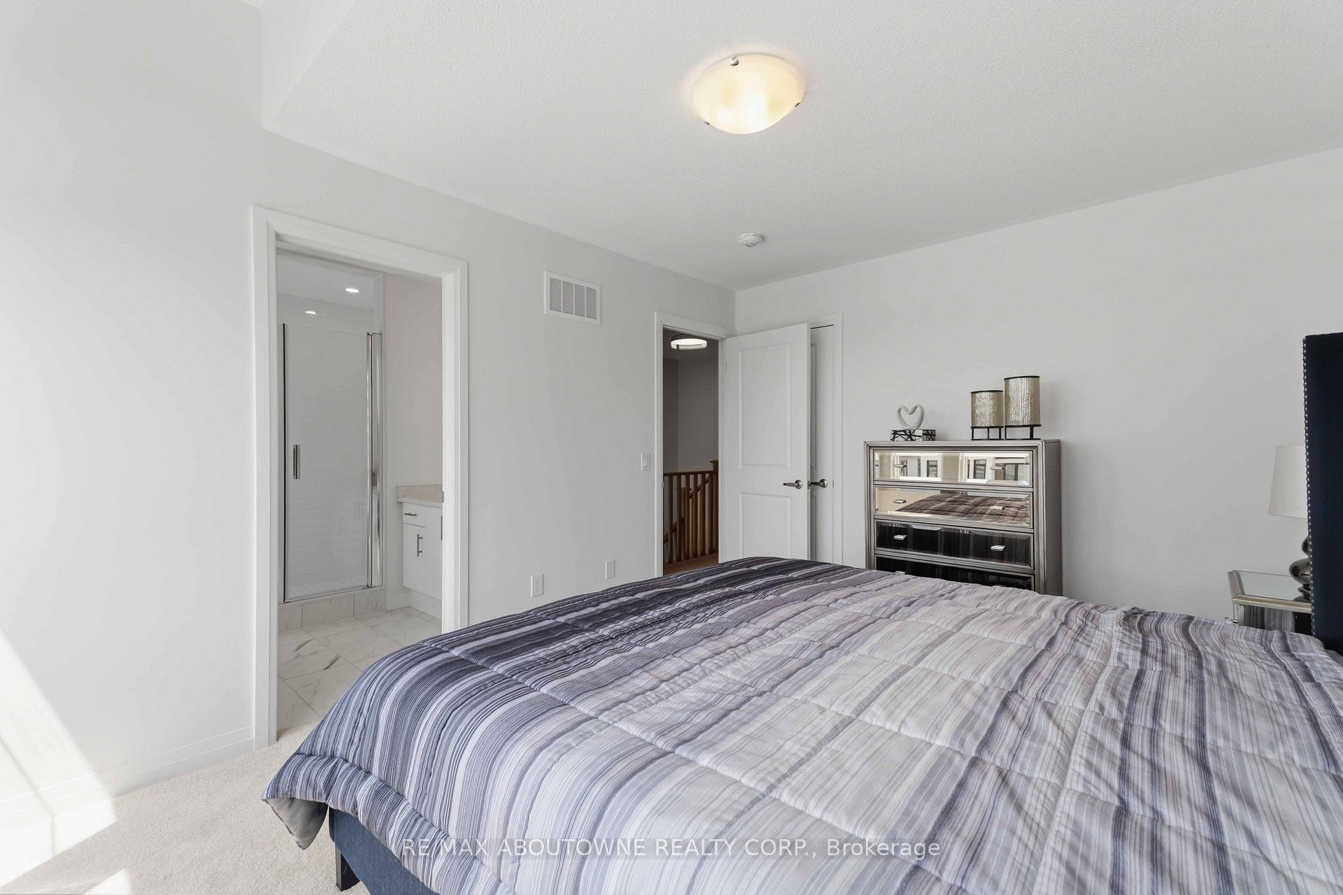 Photo 24 of 170 Spitfire Drive, Hamilton, Mount Hope — HOMEH