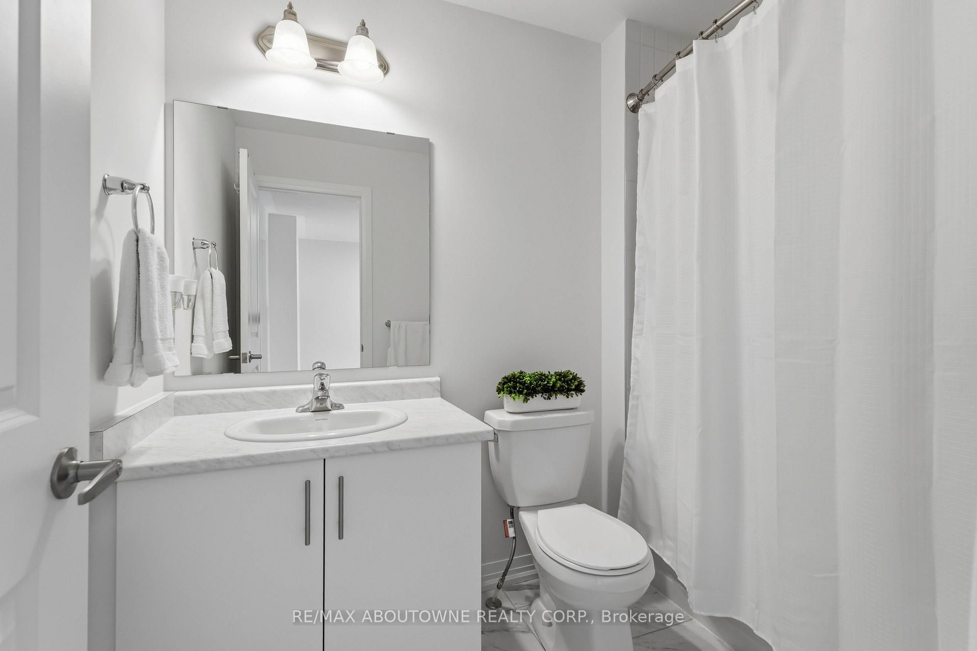 Photo 33 of 170 Spitfire Drive, Hamilton, Mount Hope — HOMEH
