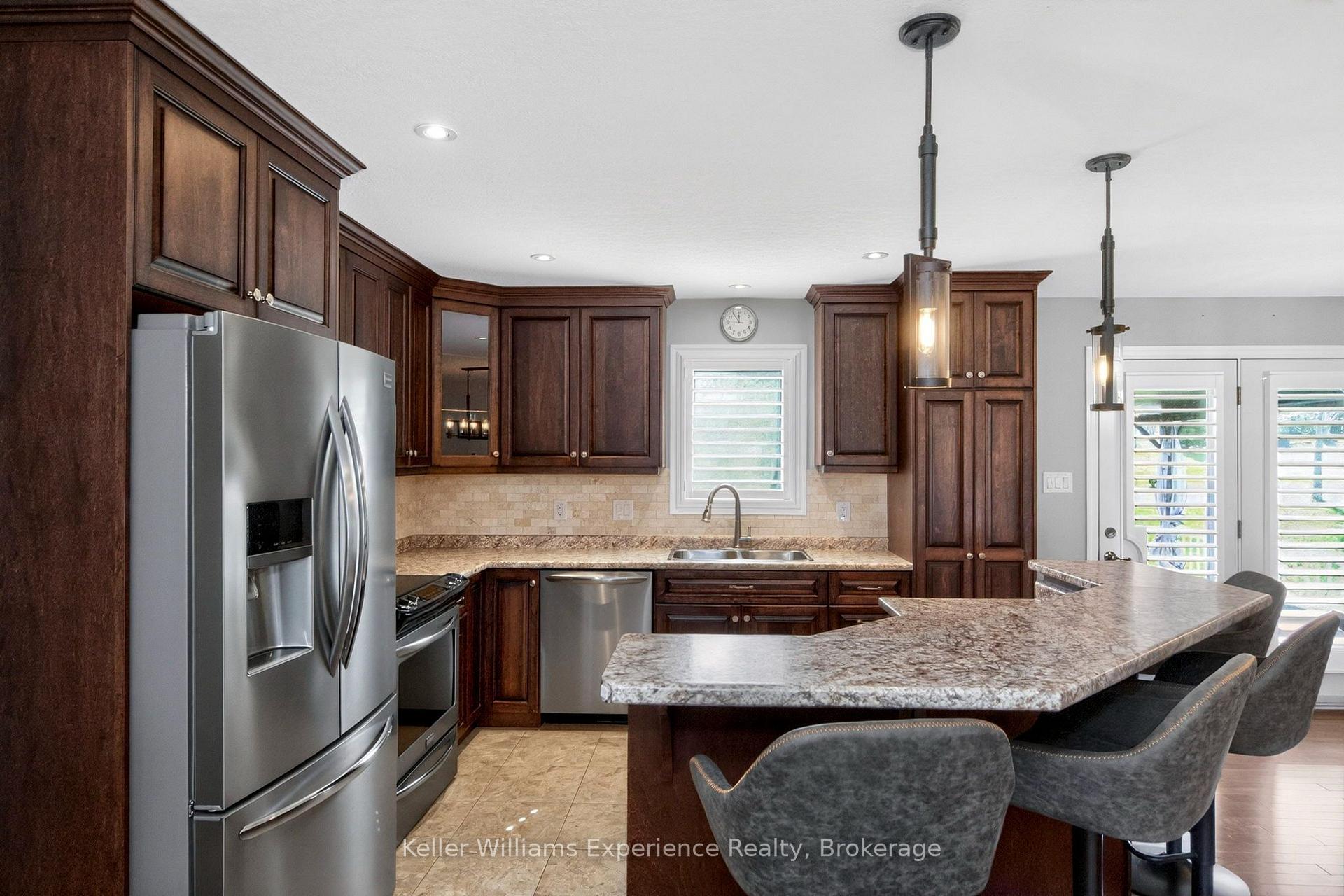 Photo 13 of 22 Grew Crescent, Penetanguishene — HOMEH