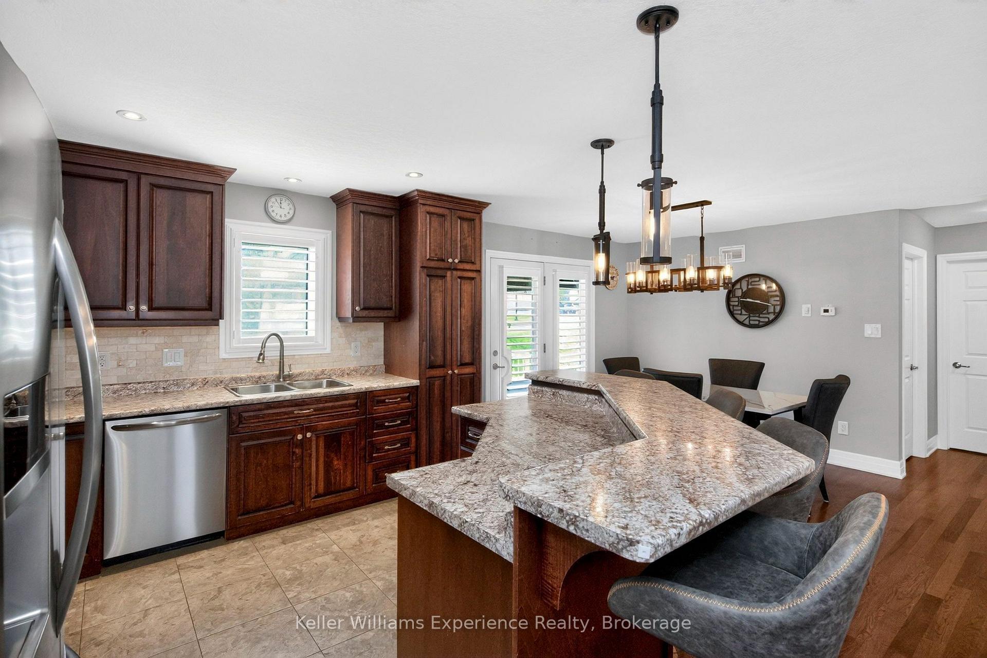 Photo 15 of 22 Grew Crescent, Penetanguishene — HOMEH
