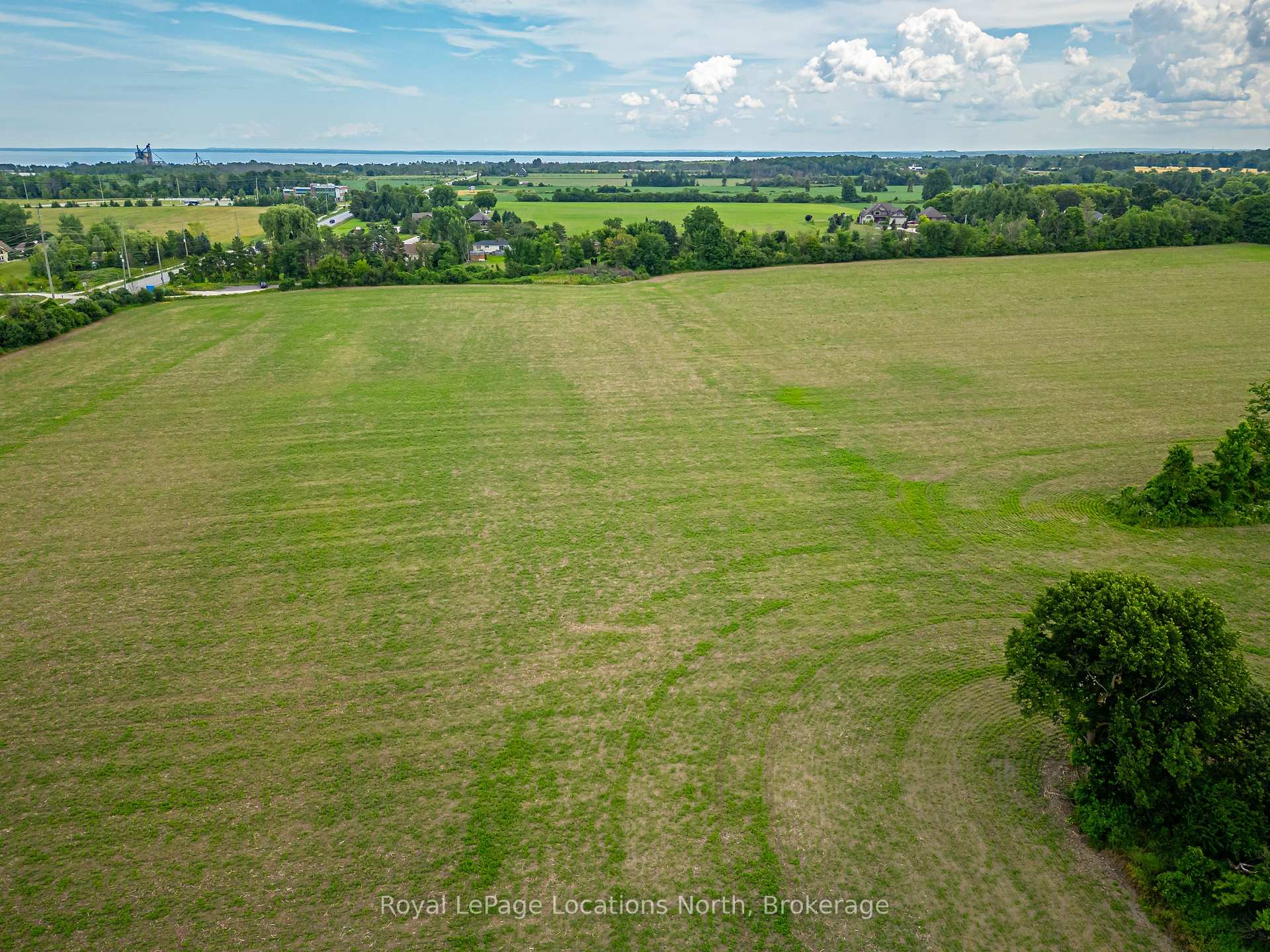 Photo 7 of 7475 Poplar Side Road, Clearview, Rural Clearview — HOMEH
