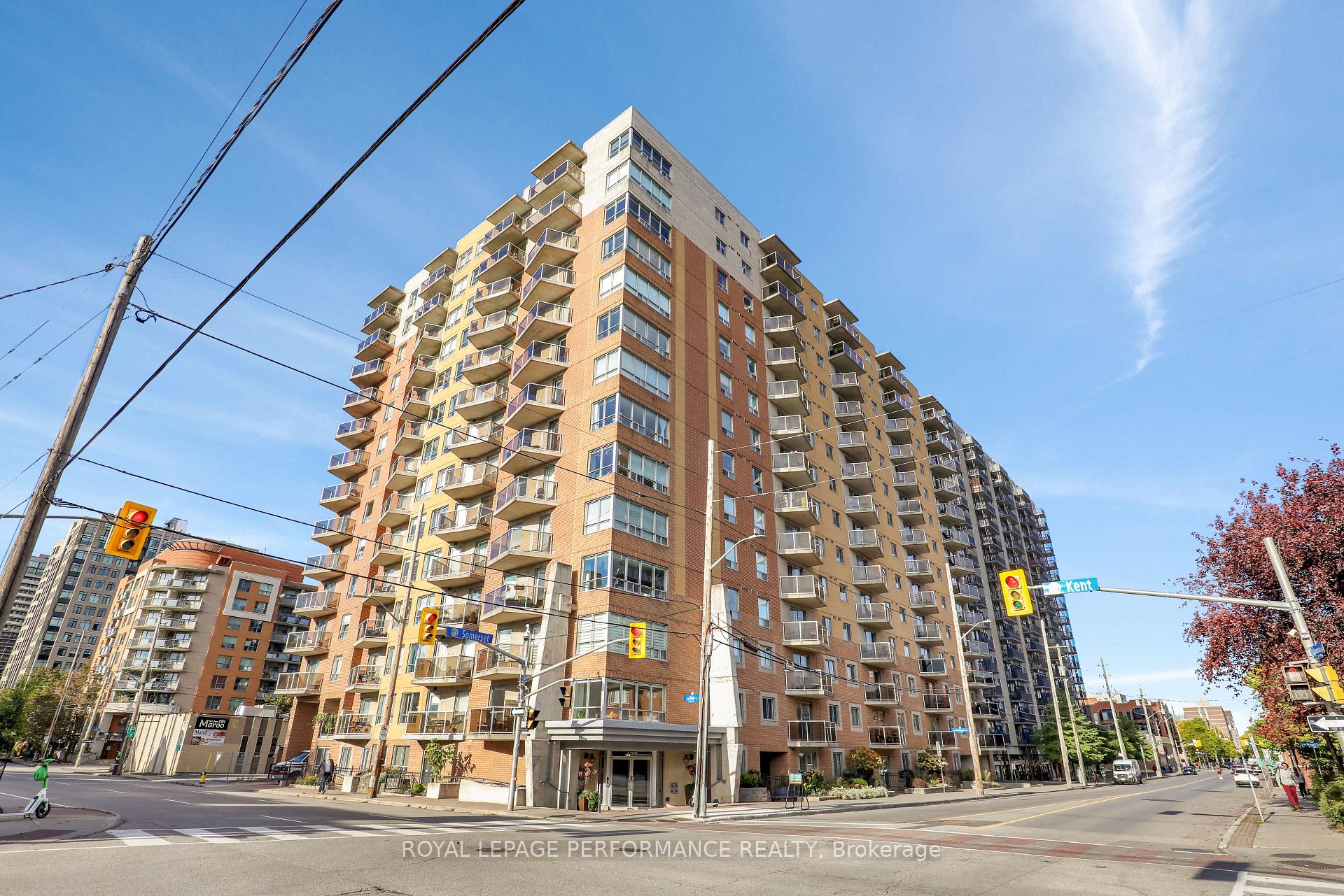 Photo of 429 Somerset Street W