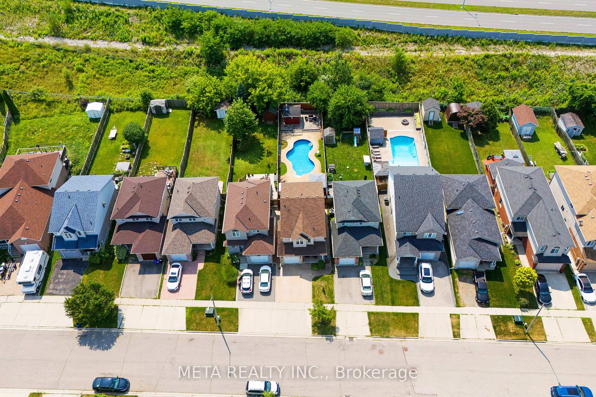 Photo 4 of 497 Langlaw Drive, Cambridge, Christopher-Champlain — HOMEH