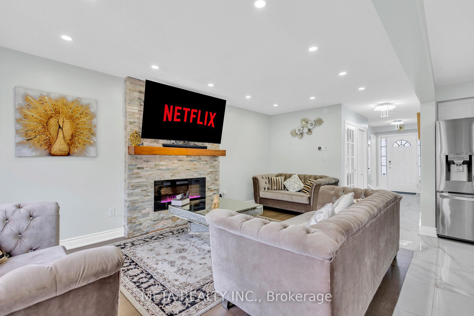 Photo 11 of 497 Langlaw Drive, Cambridge, Christopher-Champlain — HOMEH