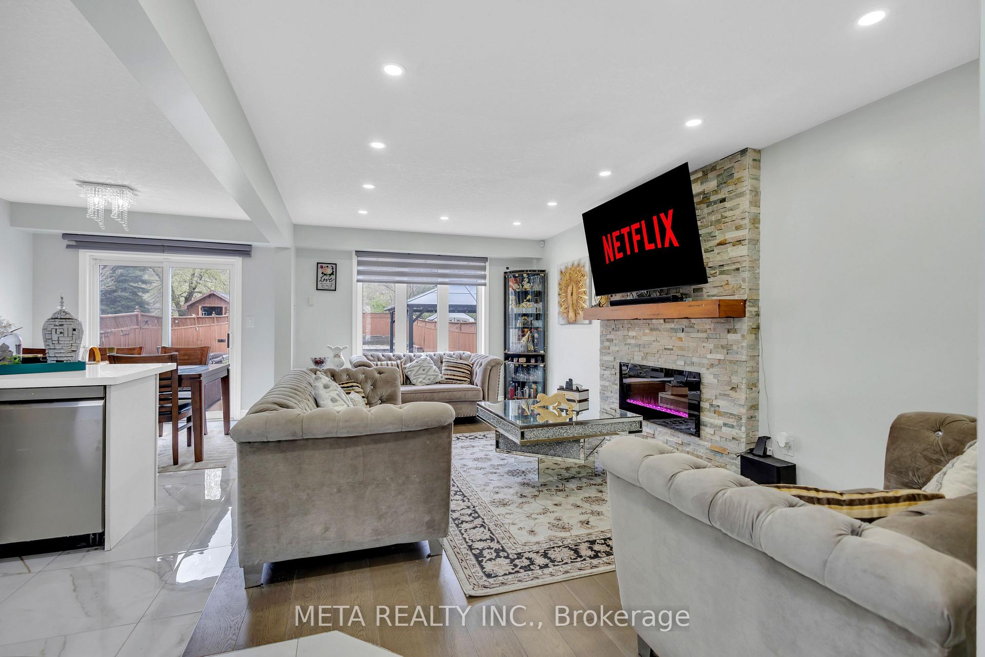 Photo 13 of 497 Langlaw Drive, Cambridge, Christopher-Champlain — HOMEH