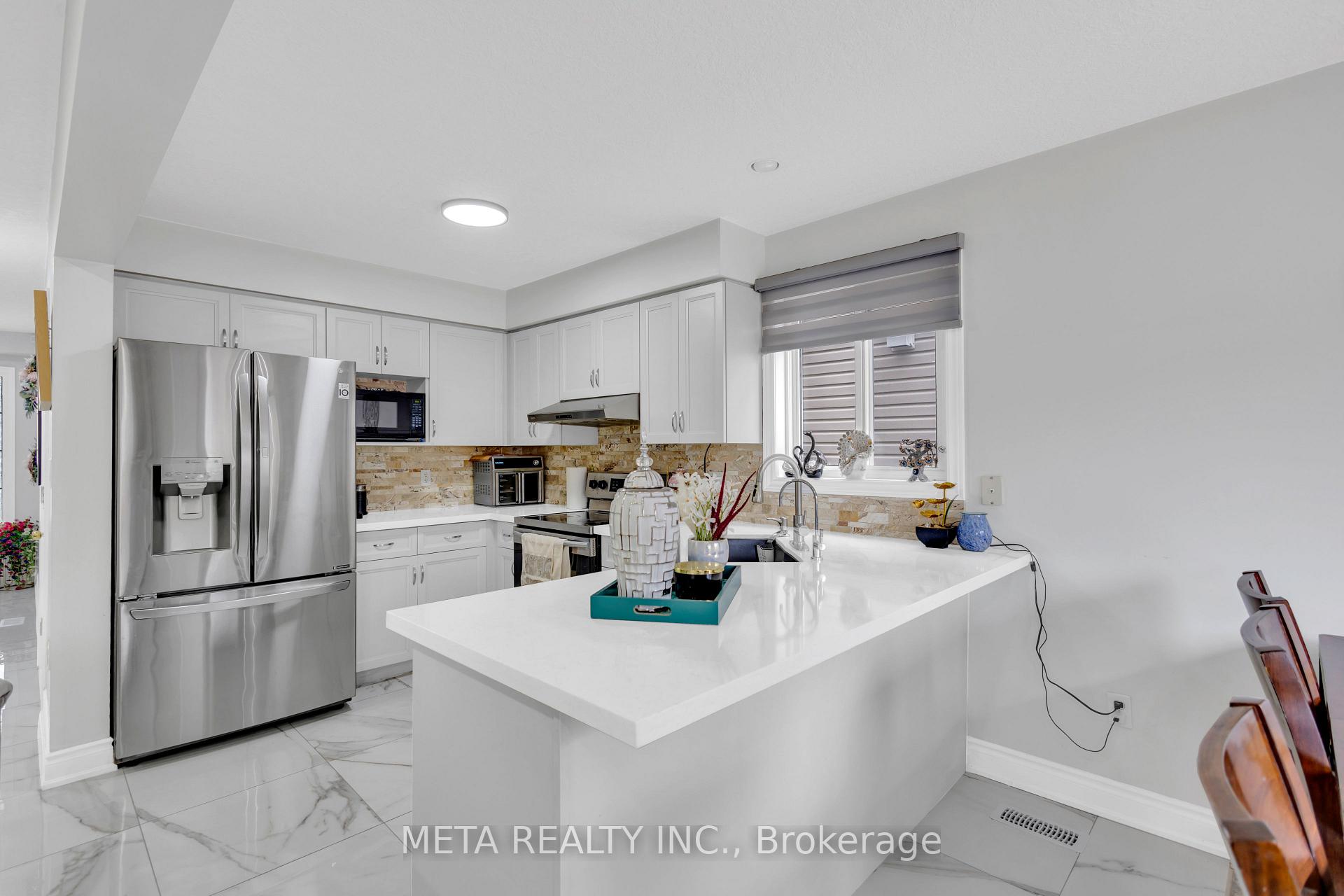 Photo 14 of 497 Langlaw Drive, Cambridge, Christopher-Champlain — HOMEH