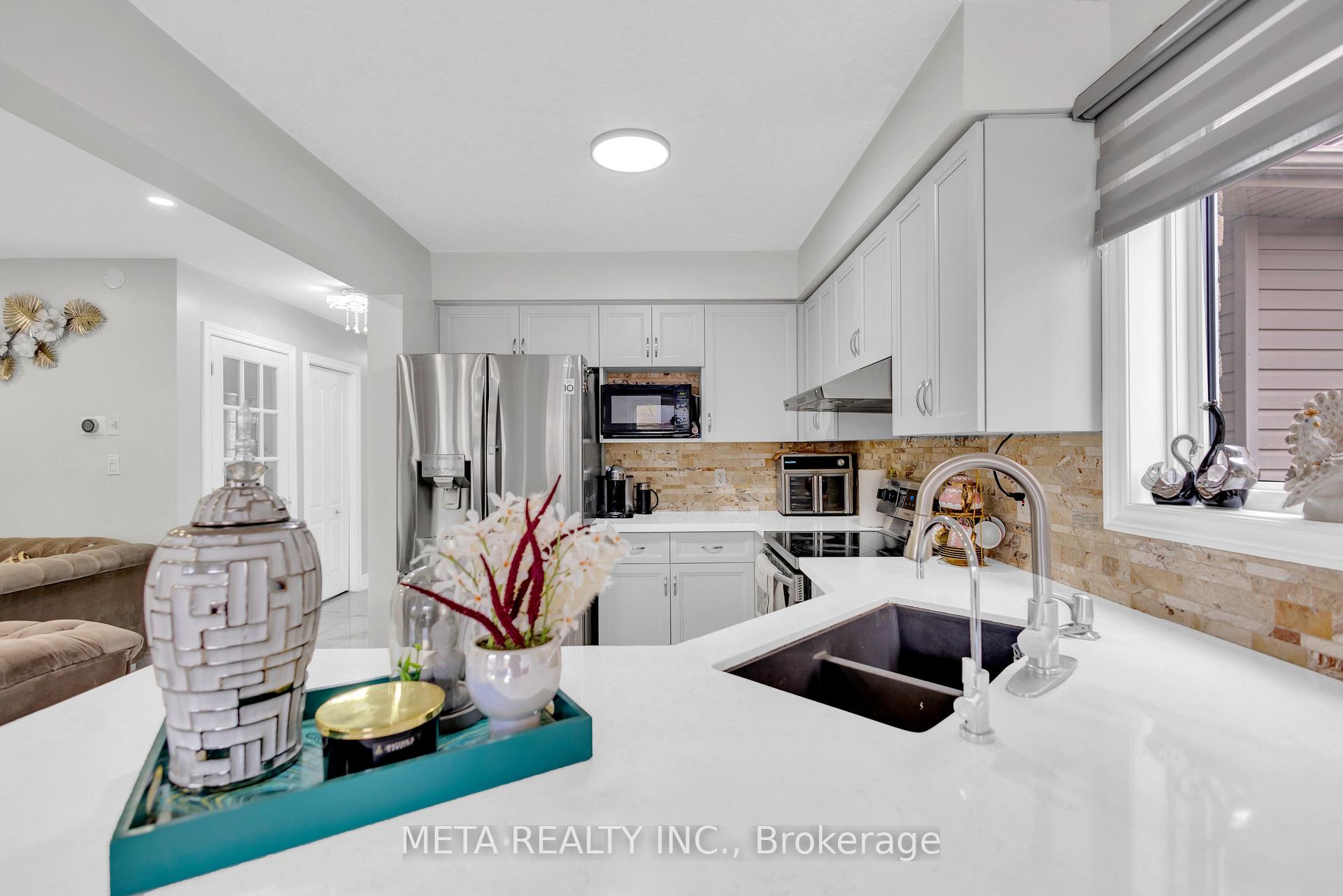 Photo 15 of 497 Langlaw Drive, Cambridge, Christopher-Champlain — HOMEH