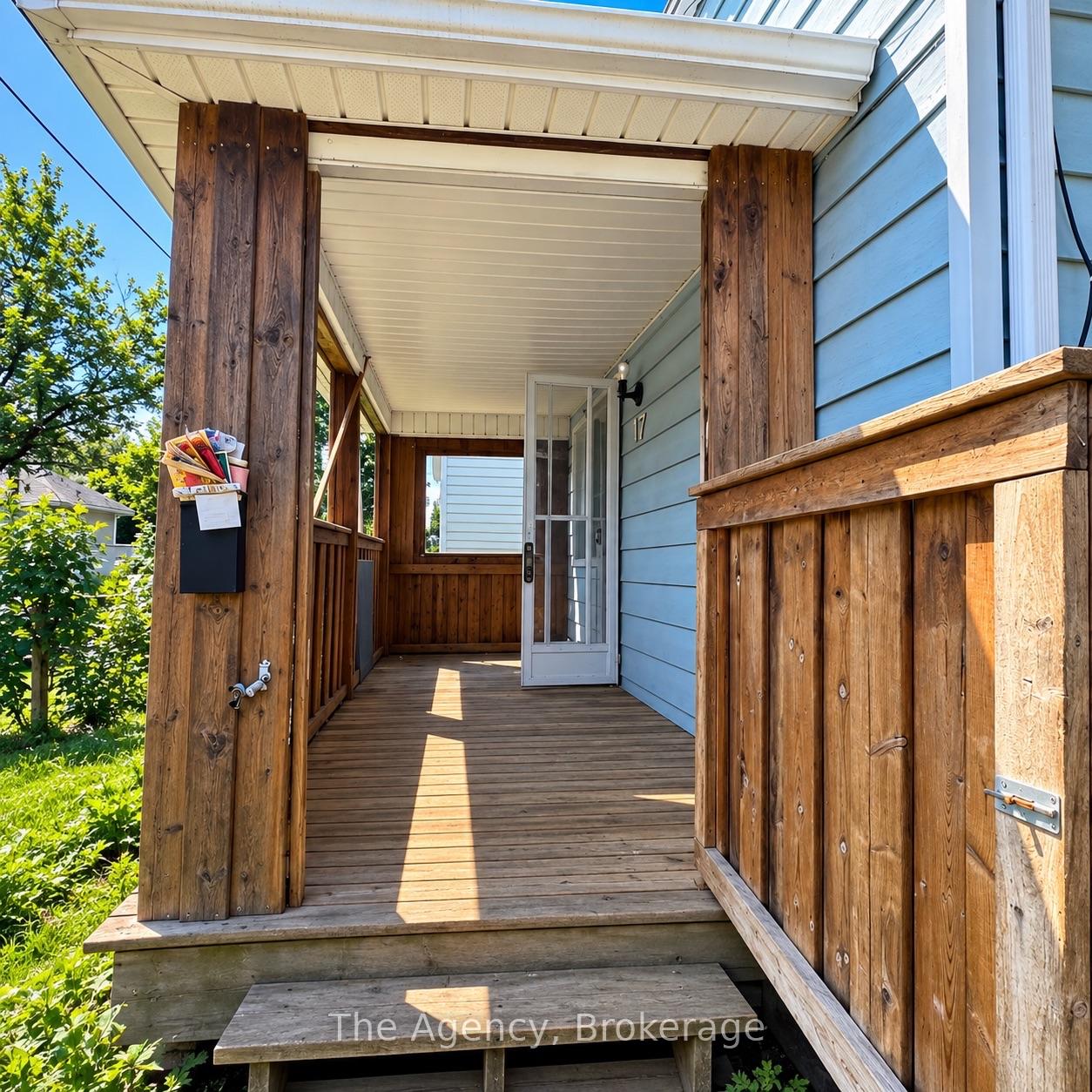 Photo 2 of 17 Patricia Avenue, Welland, N. Welland — HOMEH
