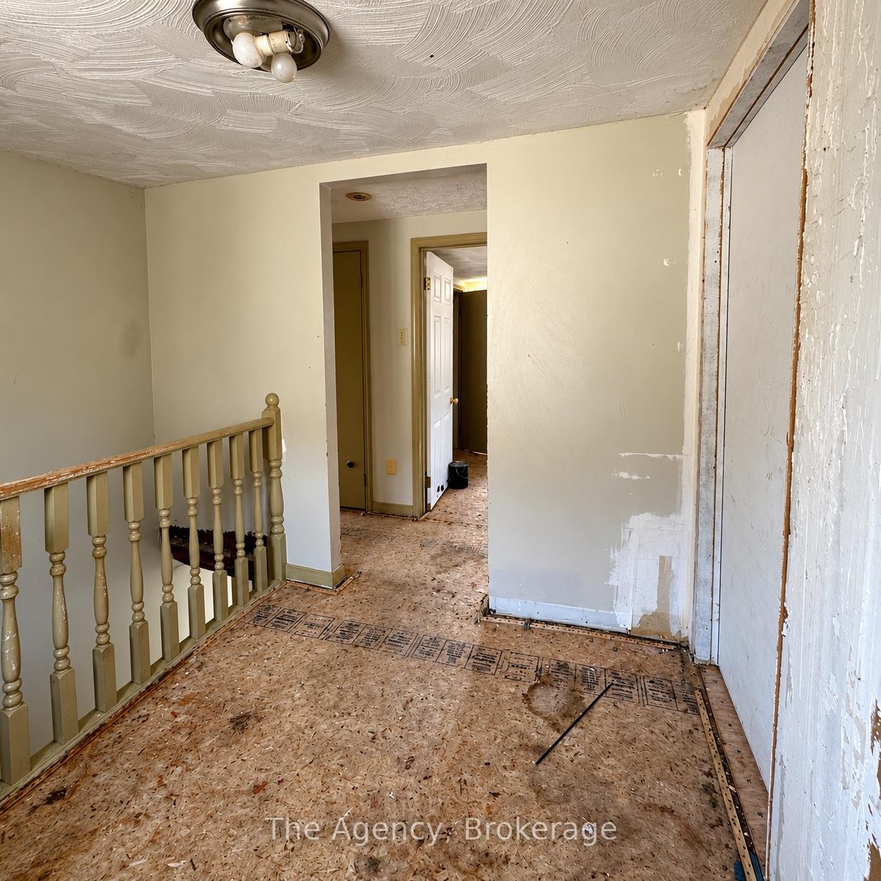 Photo 9 of 17 Patricia Avenue, Welland, N. Welland — HOMEH