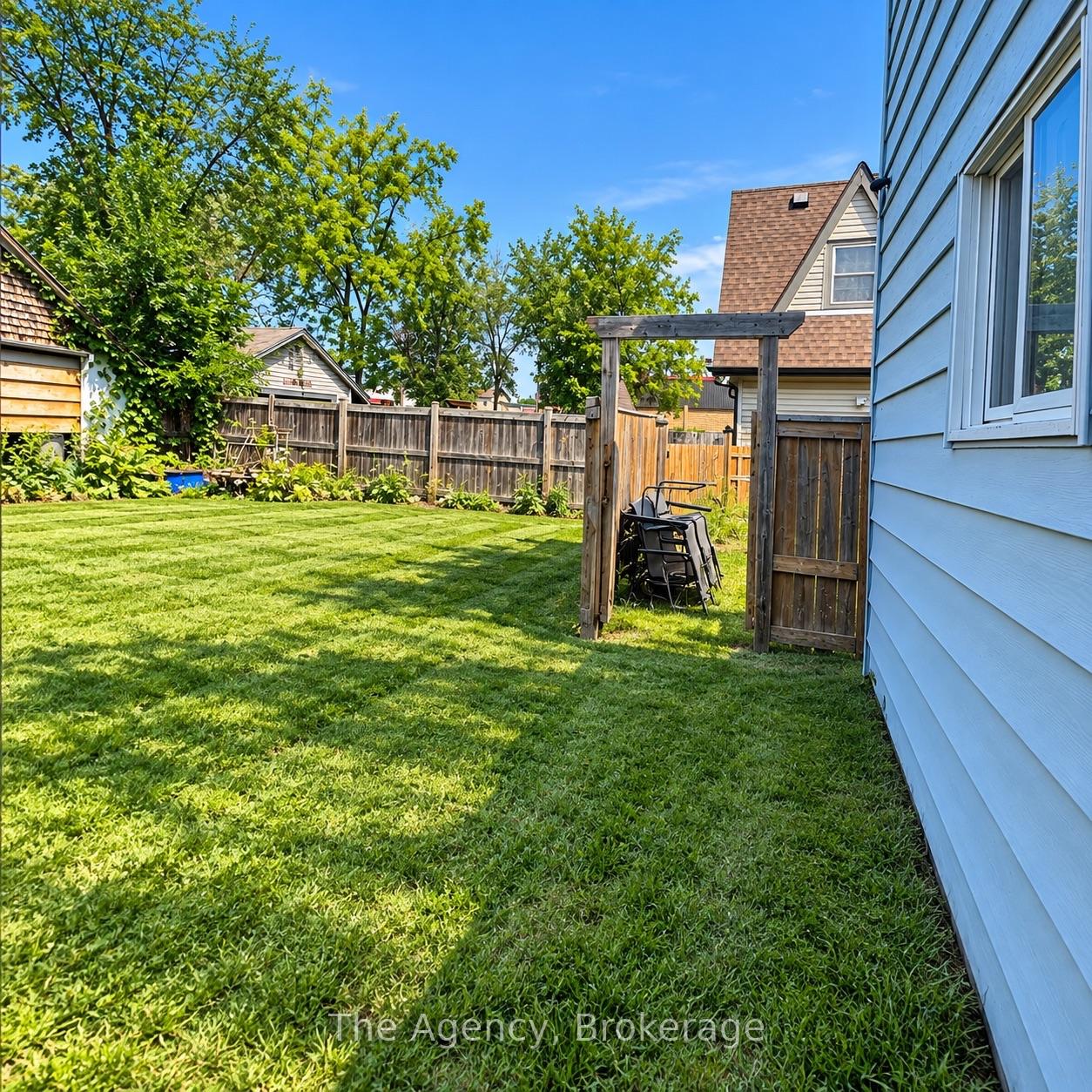 Photo 14 of 17 Patricia Avenue, Welland, N. Welland — HOMEH