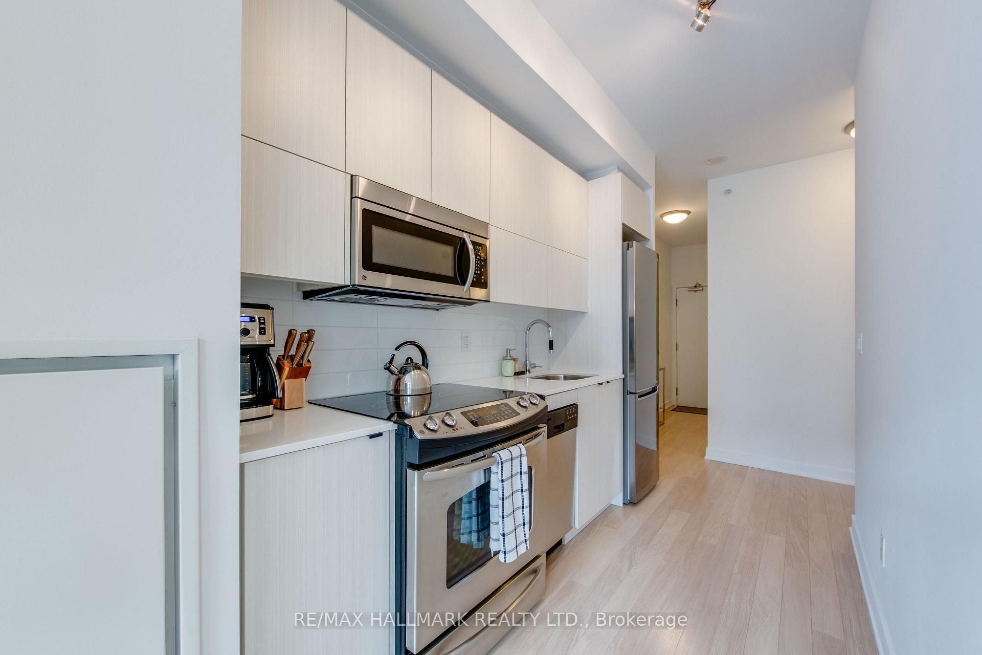 Photo 8 of Unit 702, 32 Camden Street, Toronto, Waterfront Communities — HOMEH