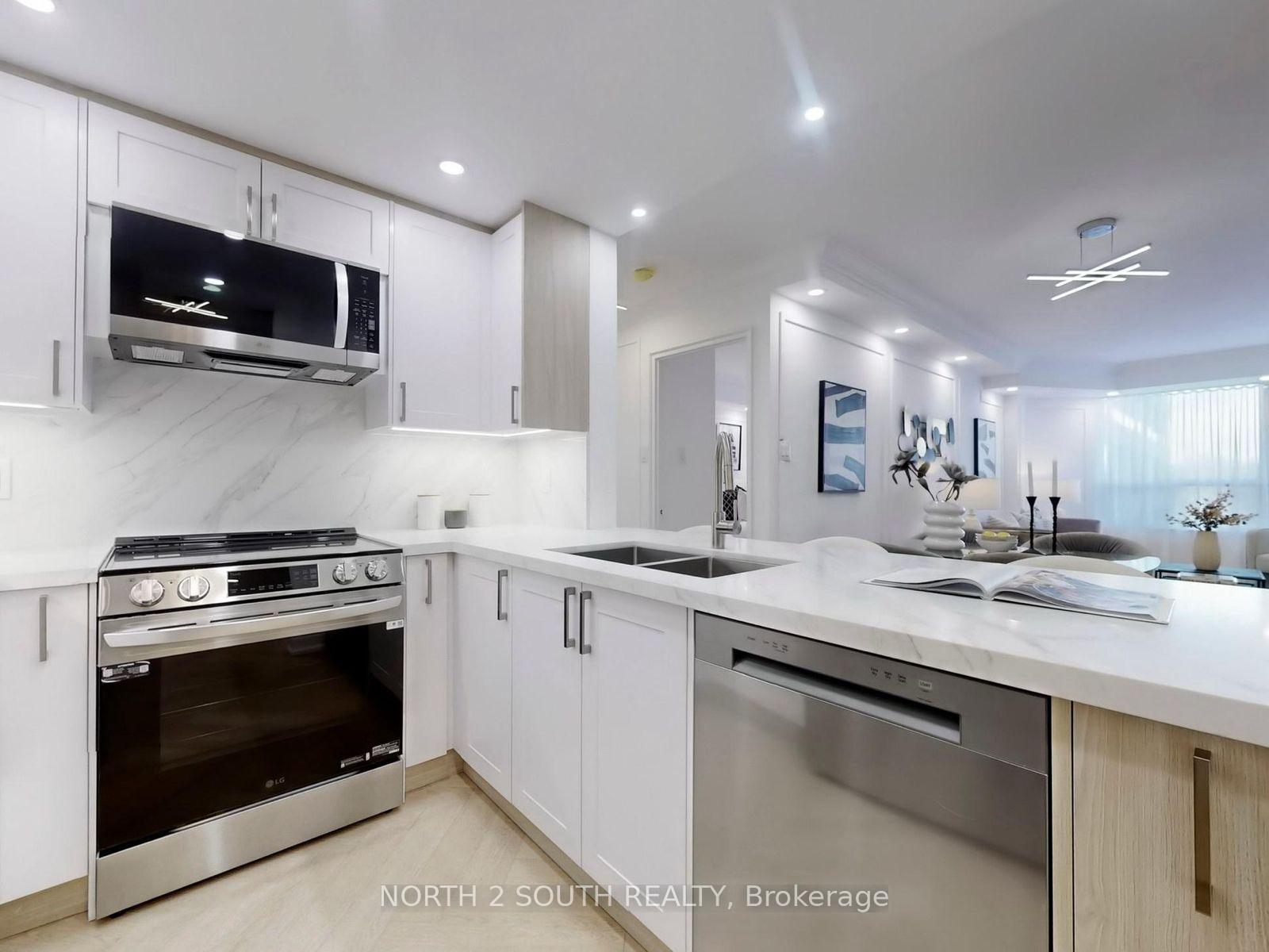 Photo 4 of Unit 401, 11 Townsgate Drive, Vaughan, Crestwood-Springfarm-Yorkhill — HOMEH