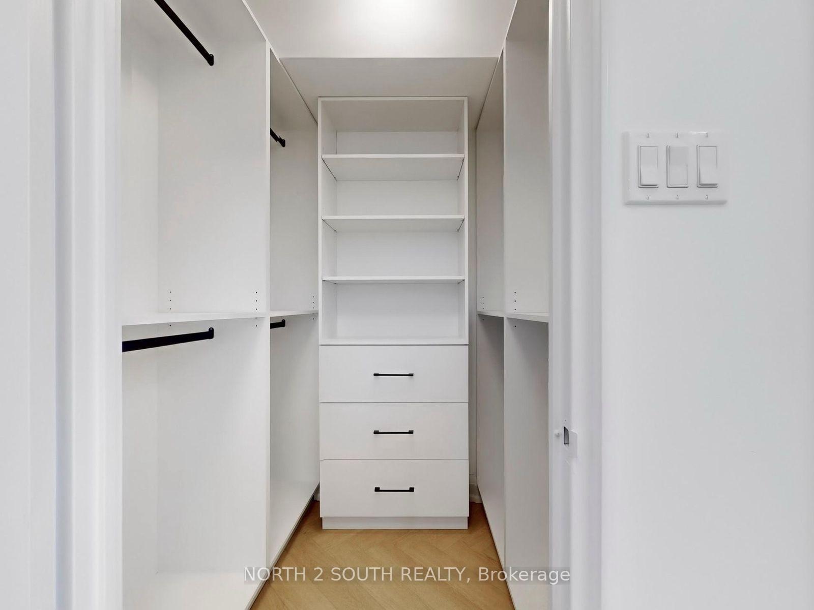 Photo 20 of Unit 401, 11 Townsgate Drive, Vaughan, Crestwood-Springfarm-Yorkhill — HOMEH