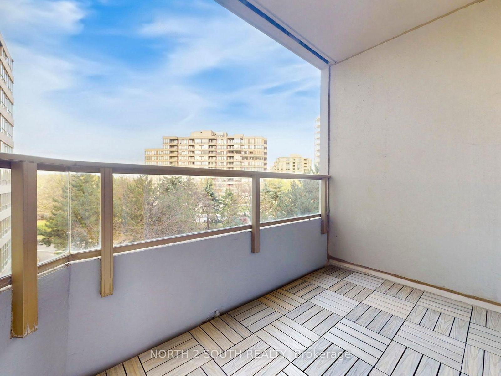 Photo 27 of Unit 401, 11 Townsgate Drive, Vaughan, Crestwood-Springfarm-Yorkhill — HOMEH